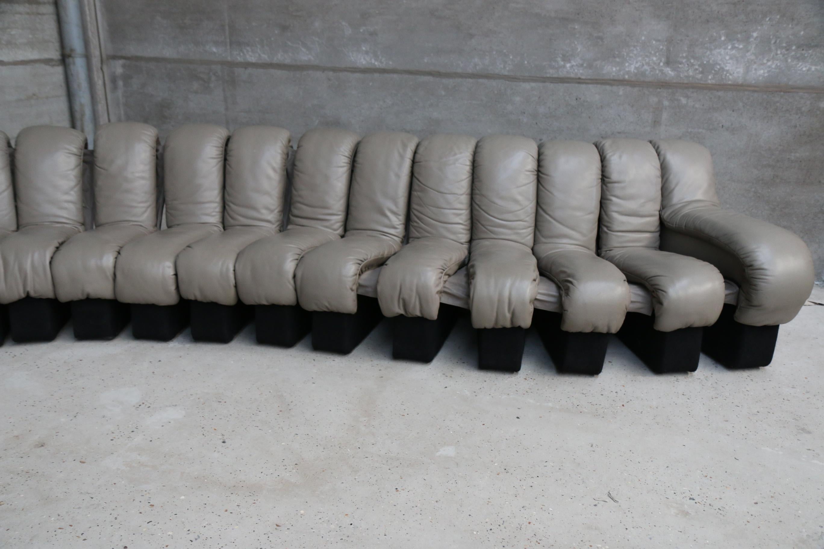 DS 600 De Sede ''Non stop'' or ''Snake sofa'', famous Cult design all original 8