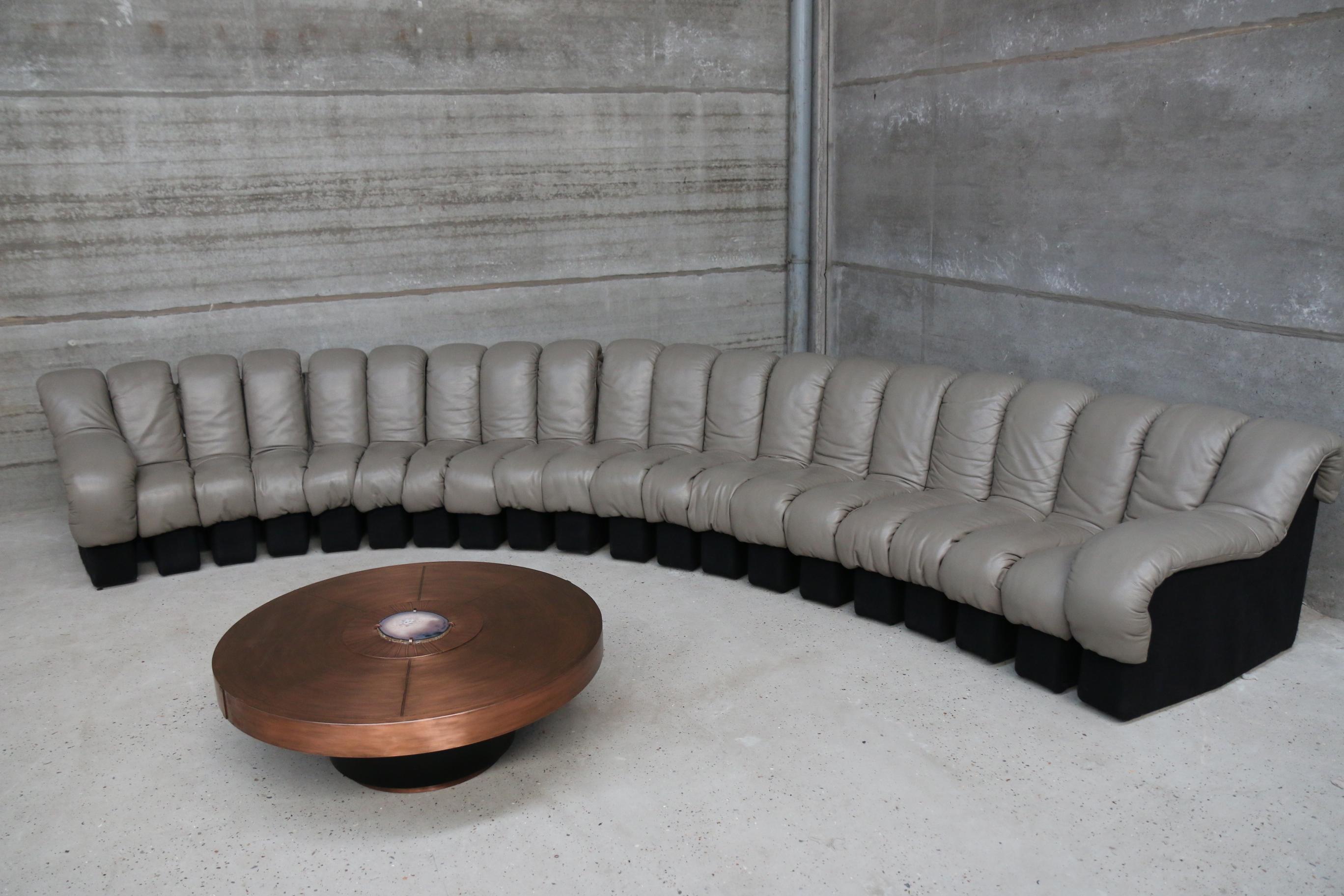 Late 20th Century DS 600 De Sede ''Non stop'' or ''Snake sofa'', famous Cult design all original