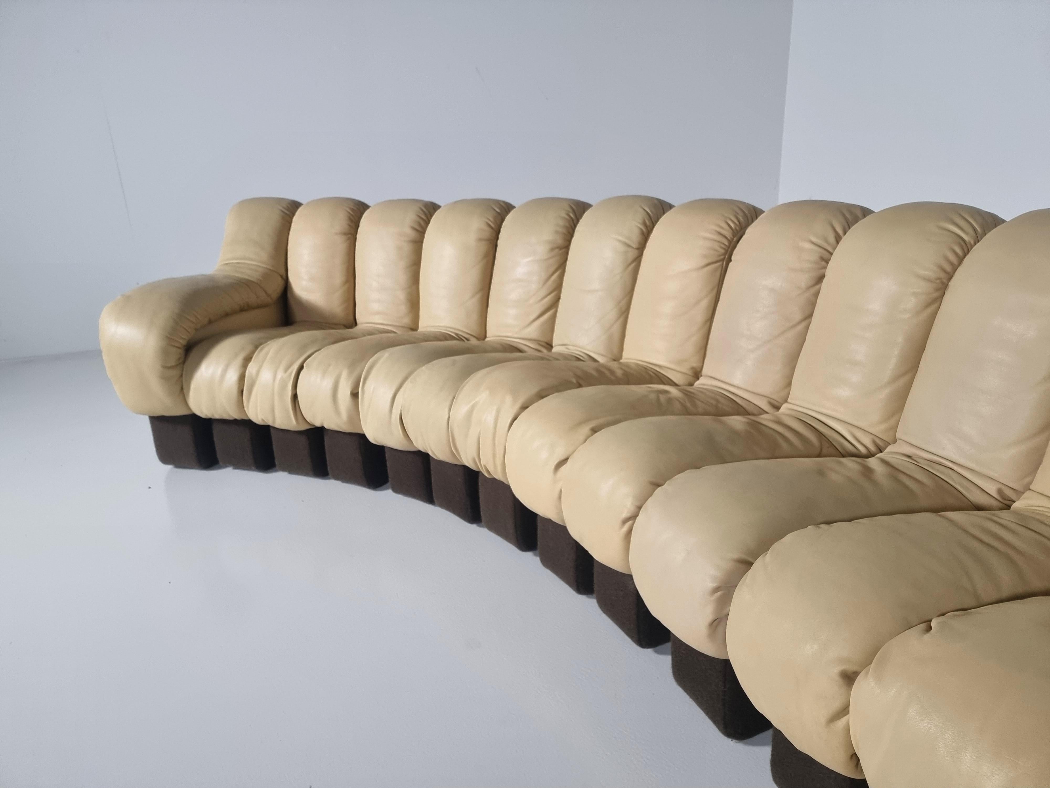 Ds-600 'Snake' Sofa in Original cream Leather by De Sede Switzerland, 1970s 5