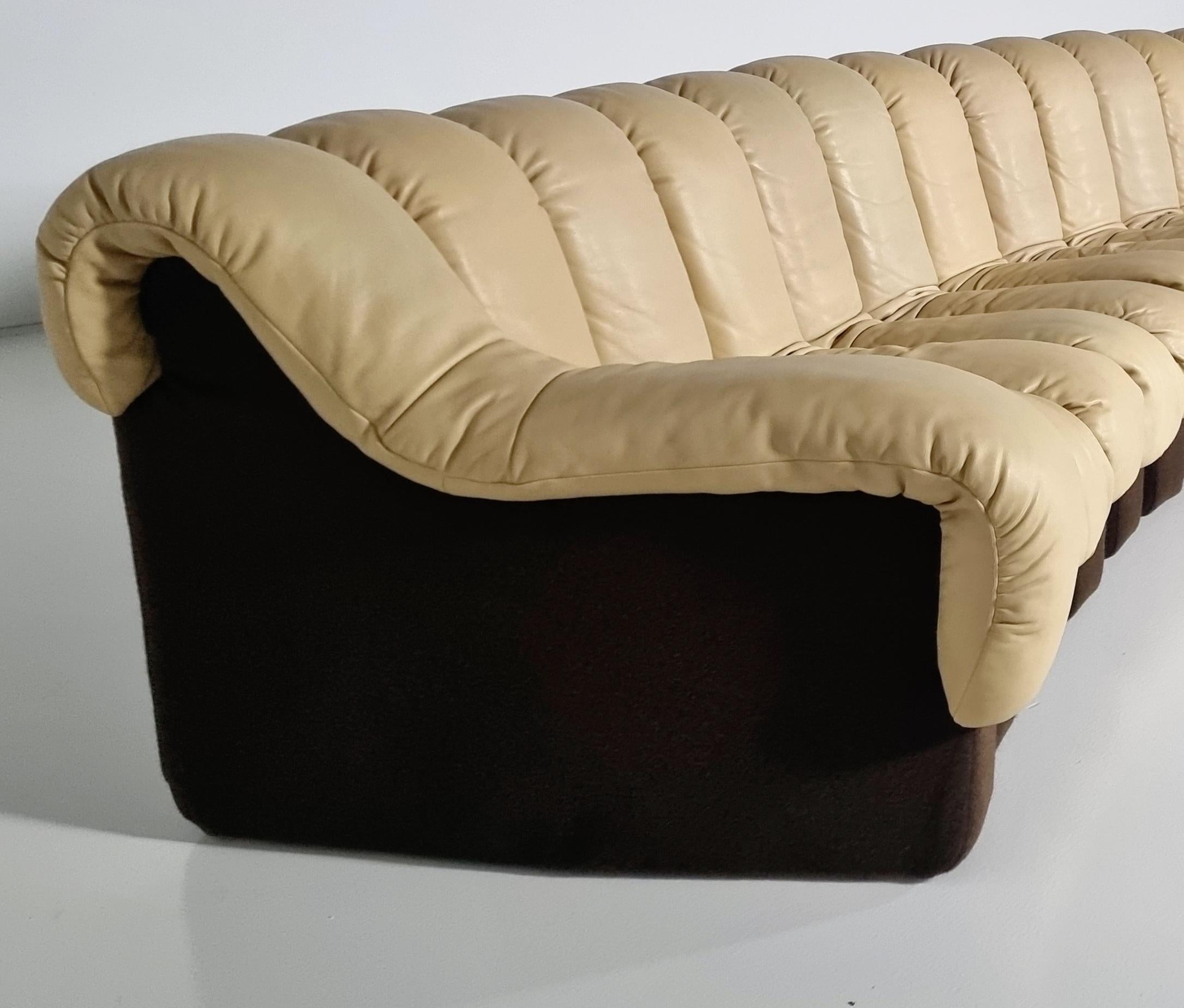 Ds-600 'Snake' Sofa in Original cream Leather by De Sede Switzerland, 1970s 7