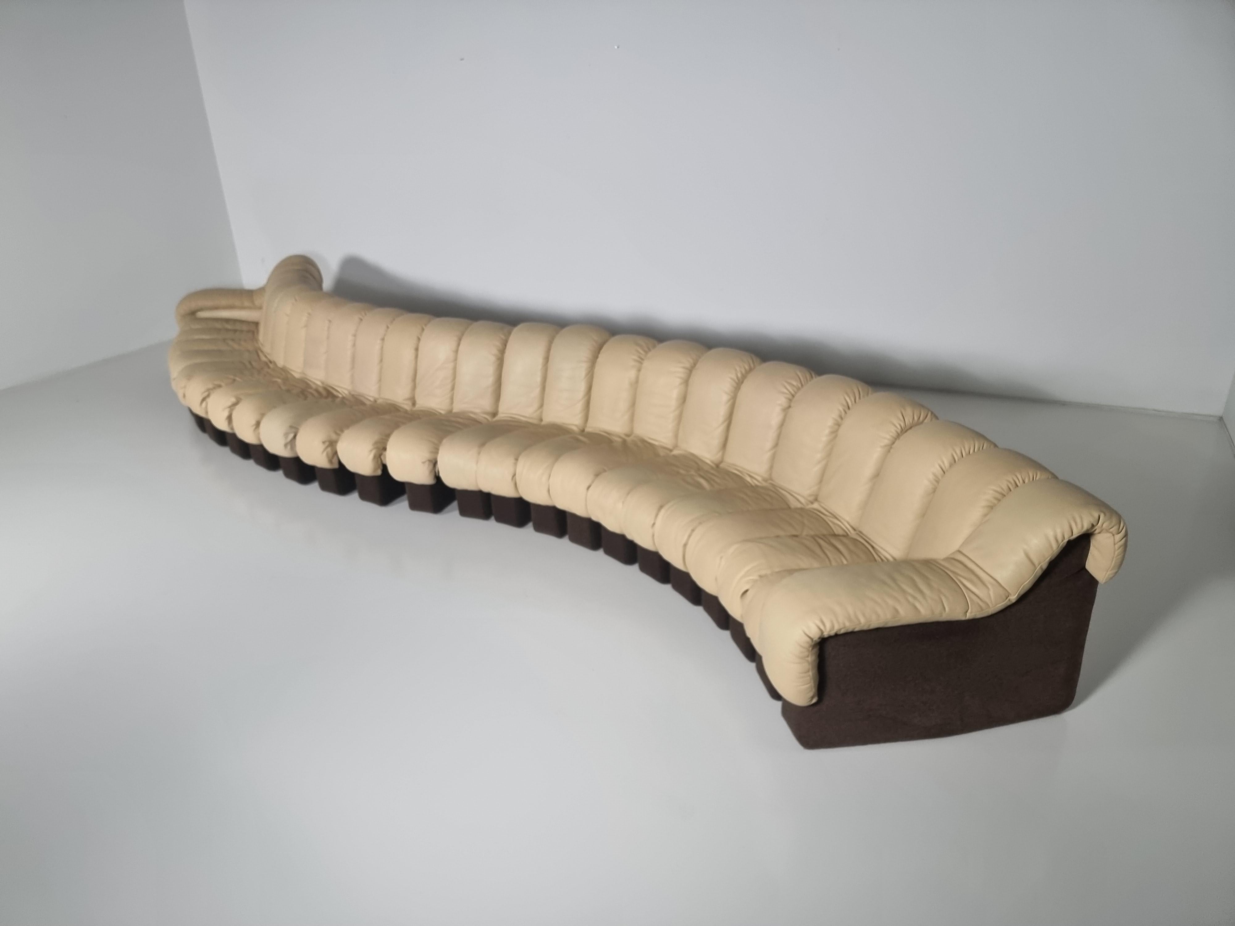 Ds-600 'Snake' Sofa in Original cream Leather by De Sede Switzerland, 1970s 2