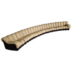 Ds-600 „Schlangen“ Sofa aus cremefarbenem Original-Leder von De Sede Schweiz, 1970er Jahre