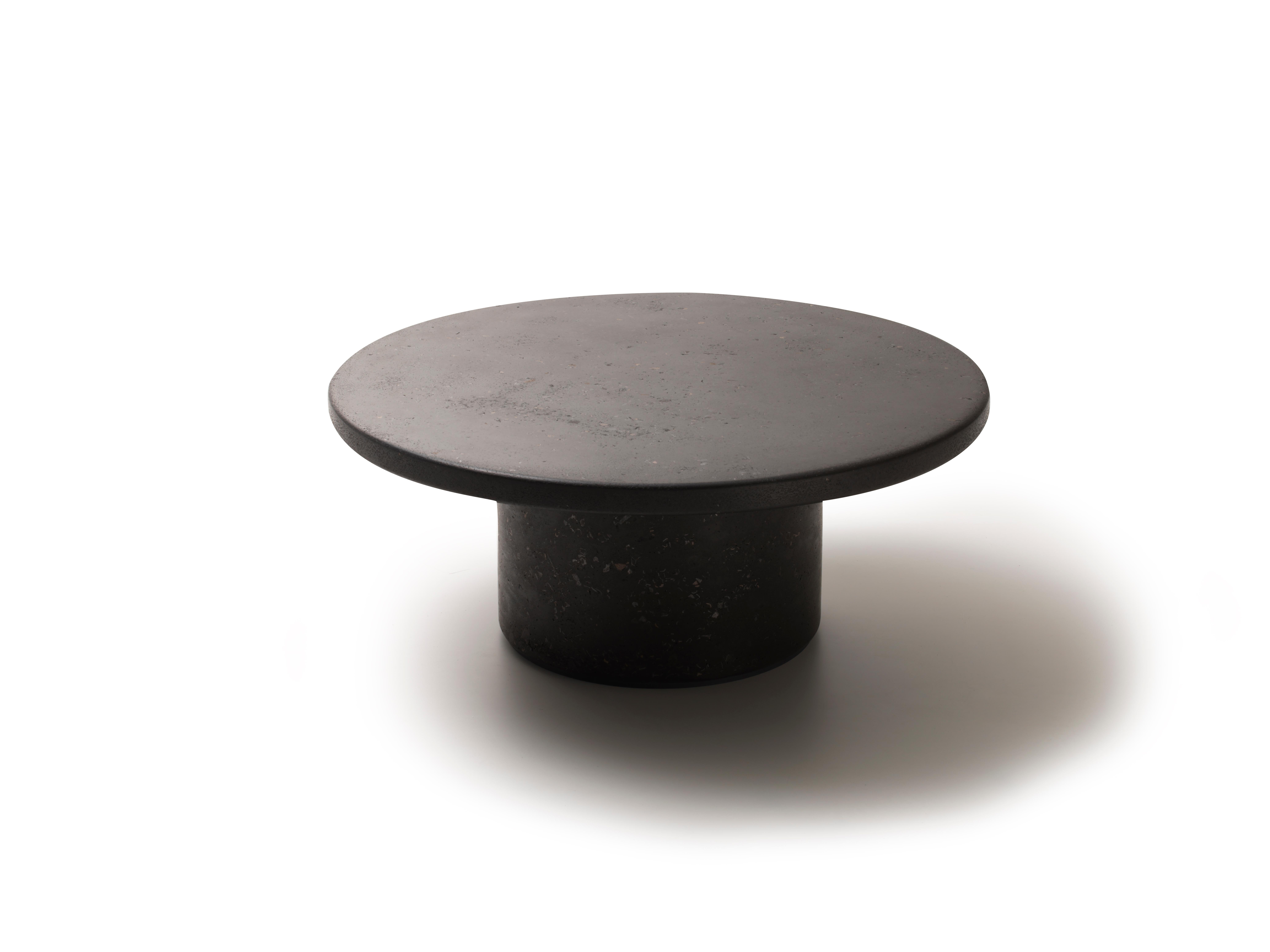DS-612 coffee table by De Sede
Designer: Mario Ferrarini
Dimensions: 90 x 38 x 90 cm
Materials: mixtures of stone or metal; tabletop with MDF core. Column made of molded plywood.
Colours: metal brass, metal iron, marble Carrara, stone coral,