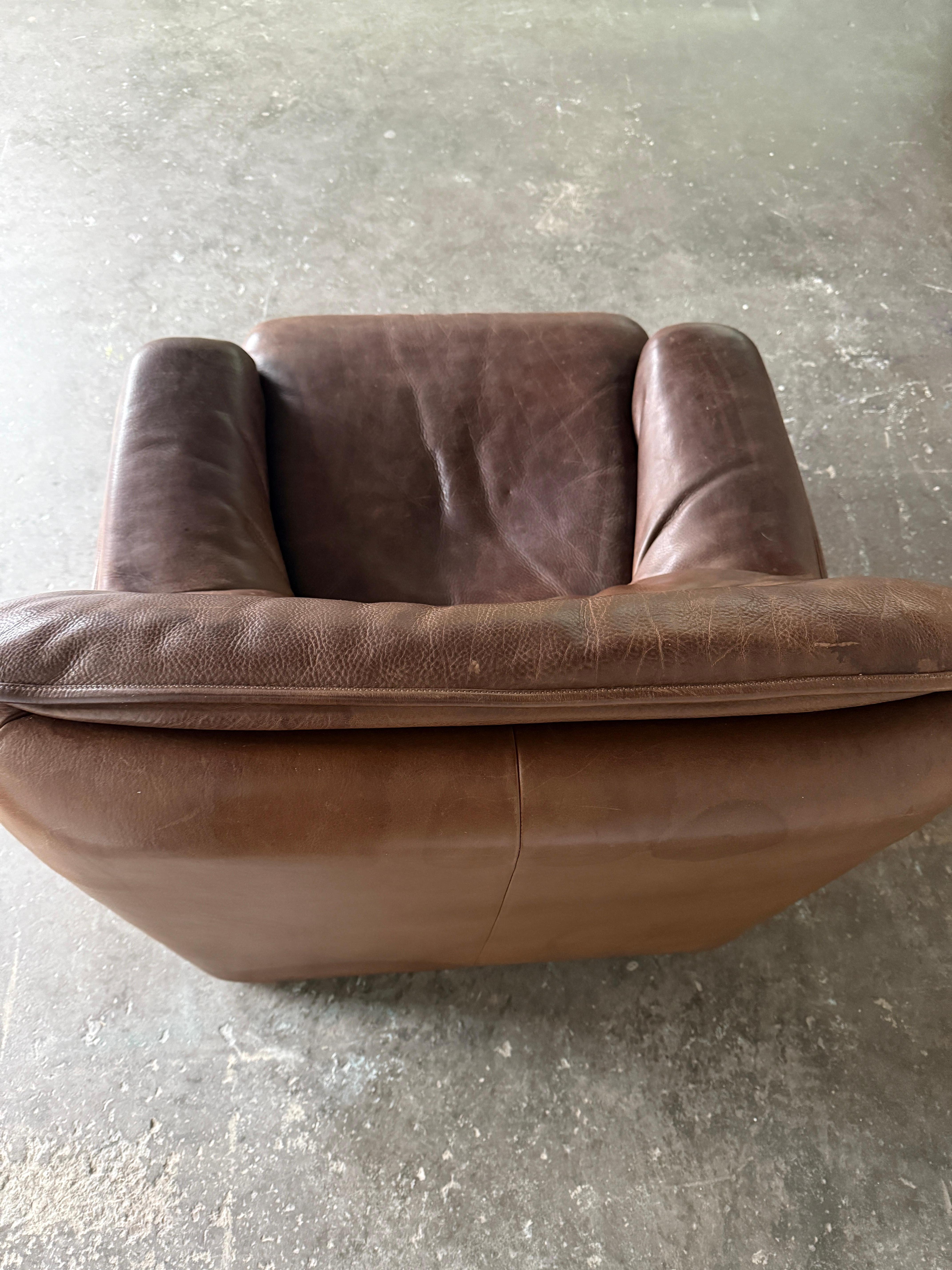 Swiss DS-63 De Sede Buffalo Leather Club Chair For Sale