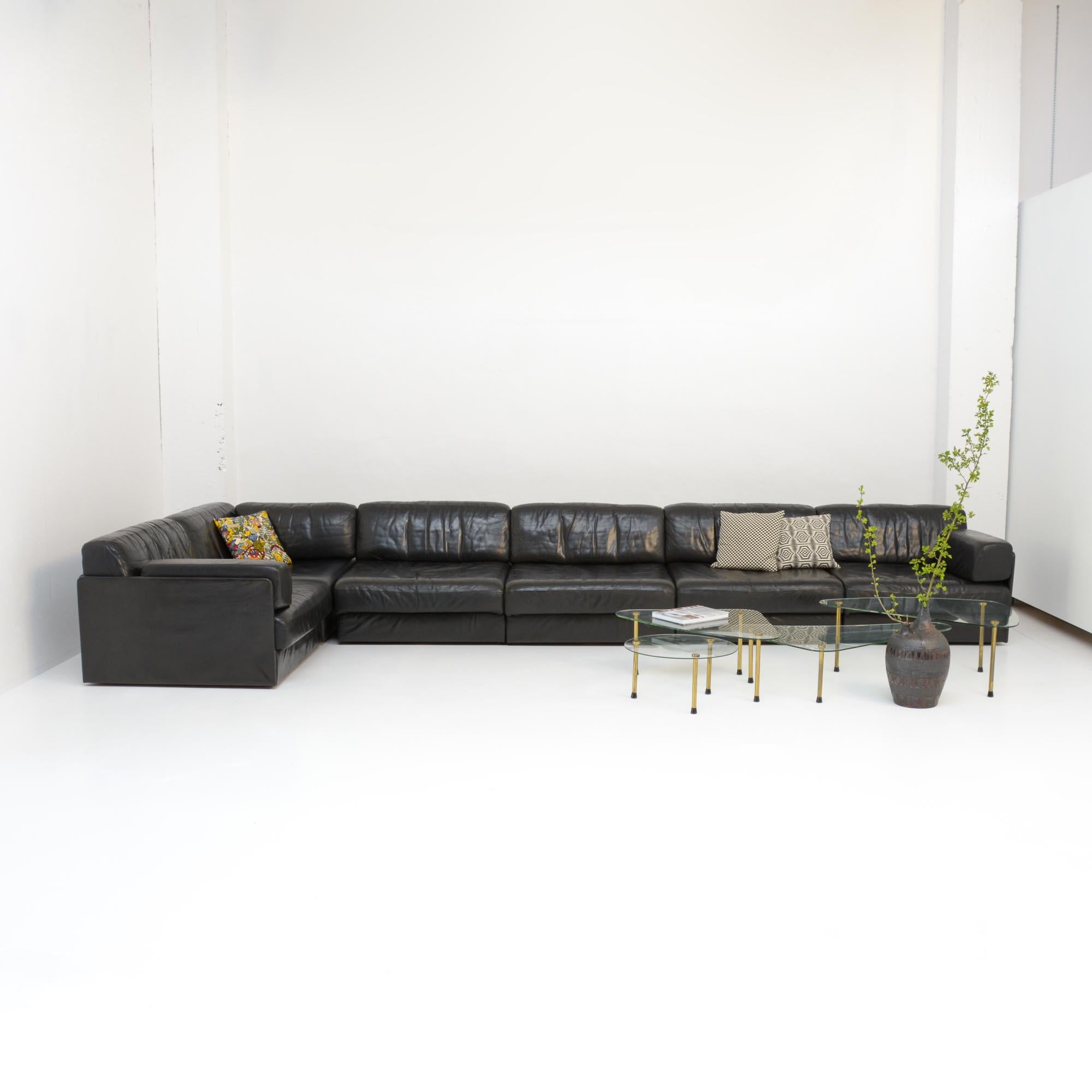 The DS 76 is a fantastic modular sofa set created and manufactured by De Sede in Switzerland, especially because you can turn it in a large comfortable guest bed in a few simple steps, without any mechanical assistance.
This sofa bed was launched