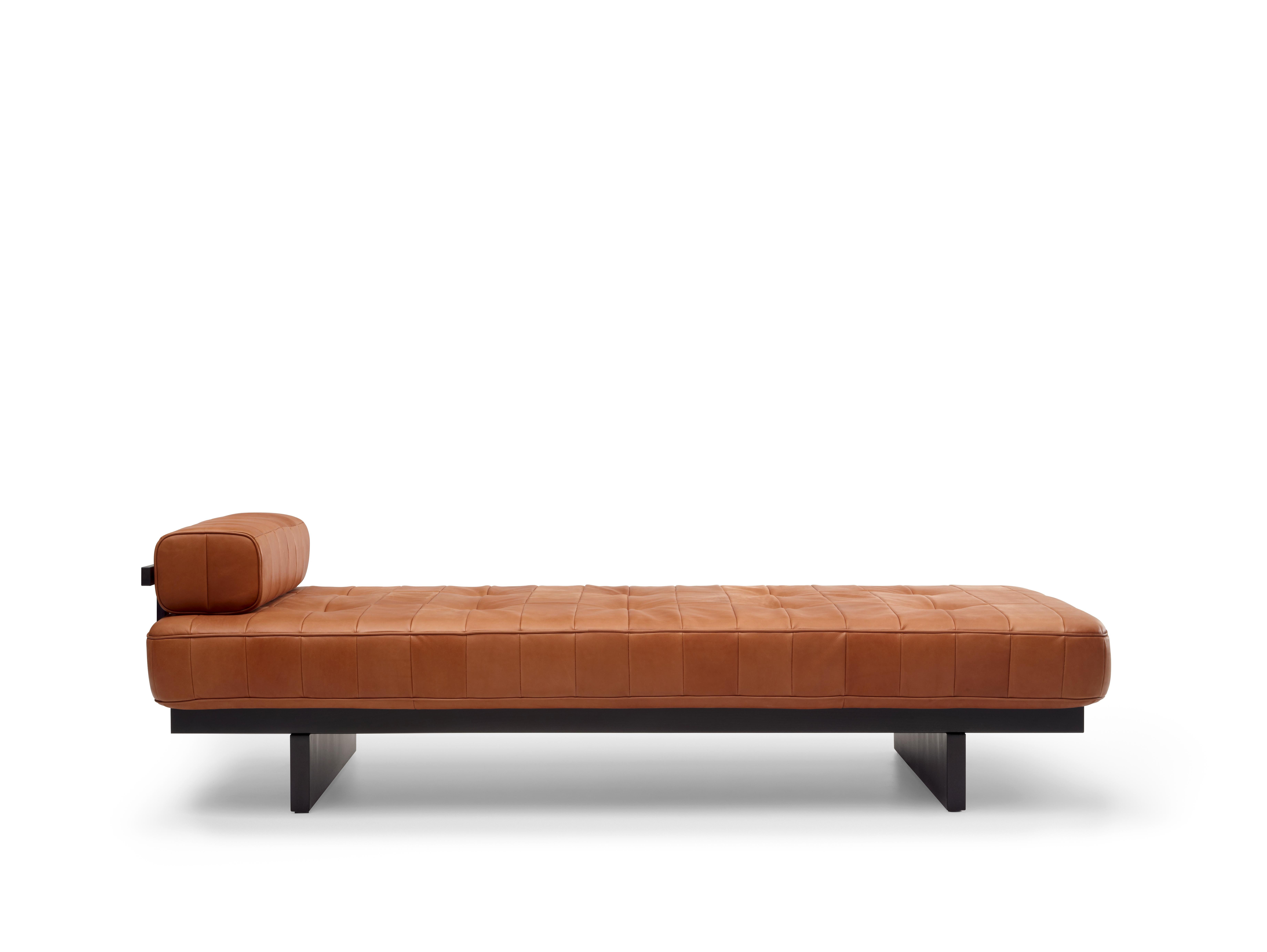 DS-80 daybed by De Sede
Dimensions: D 69 x W 202 x H 58 cm
Materials: Frame made of solid wood, lacquered in silk matt black. SEDEX upholstery with SEDE-Lux padding. 
Glides for hard and soft floor coverings.

Prices may change according to the