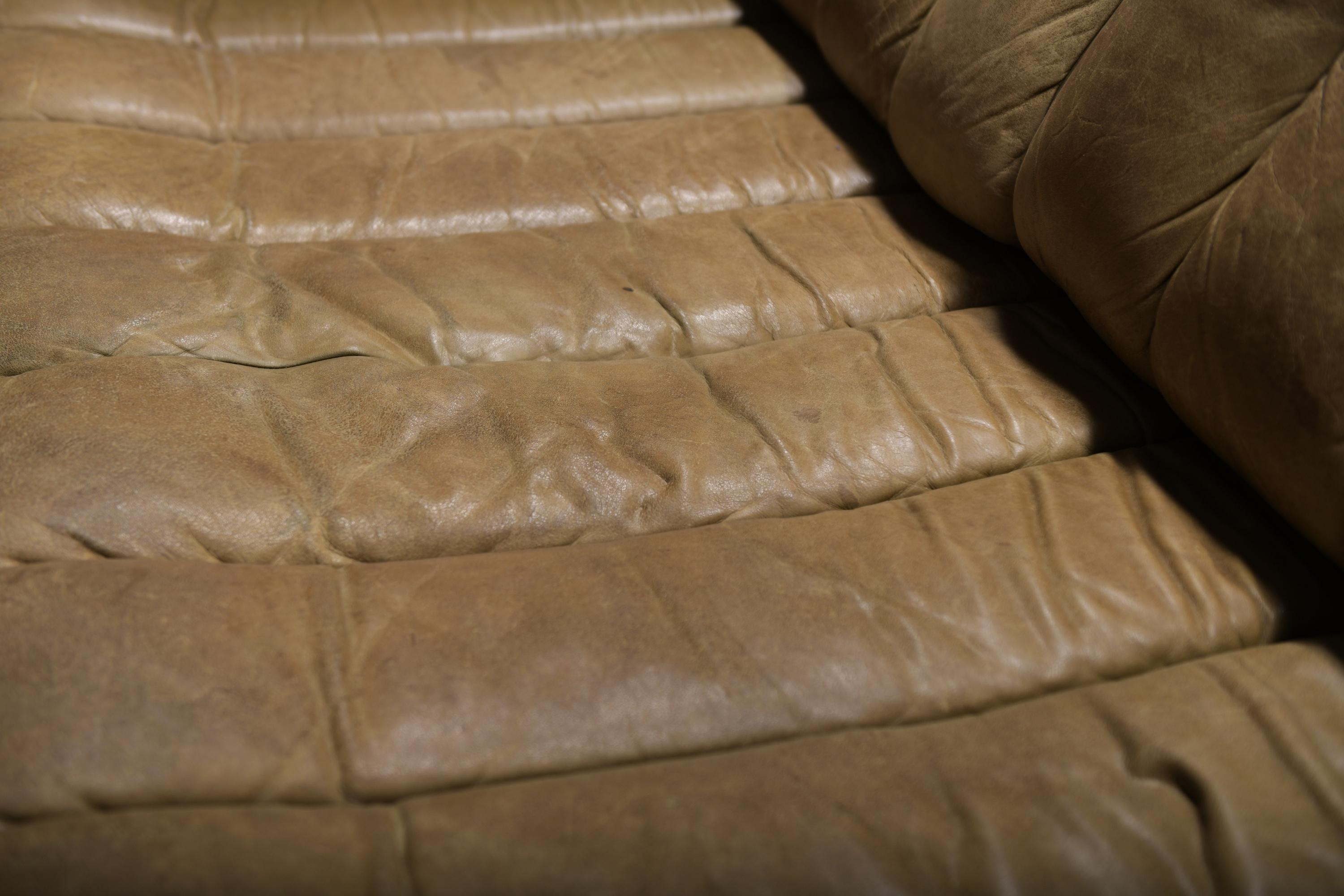 DS-85 sofa daybed in original leather by Team De Sede for De Sede Swiss 2