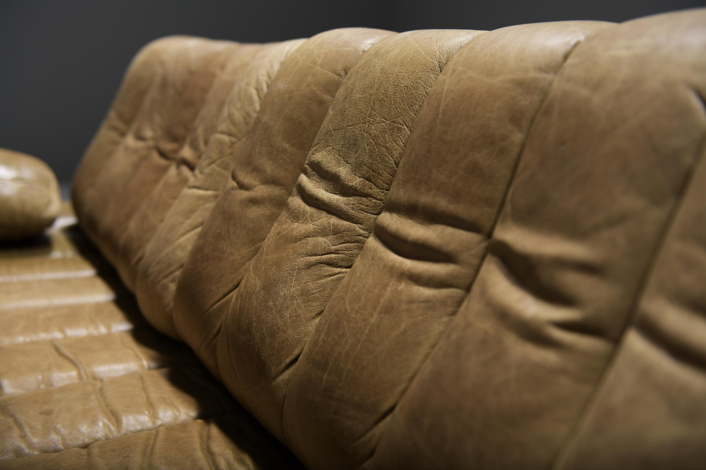 DS-85 sofa daybed in original leather by Team De Sede for De Sede Swiss 3