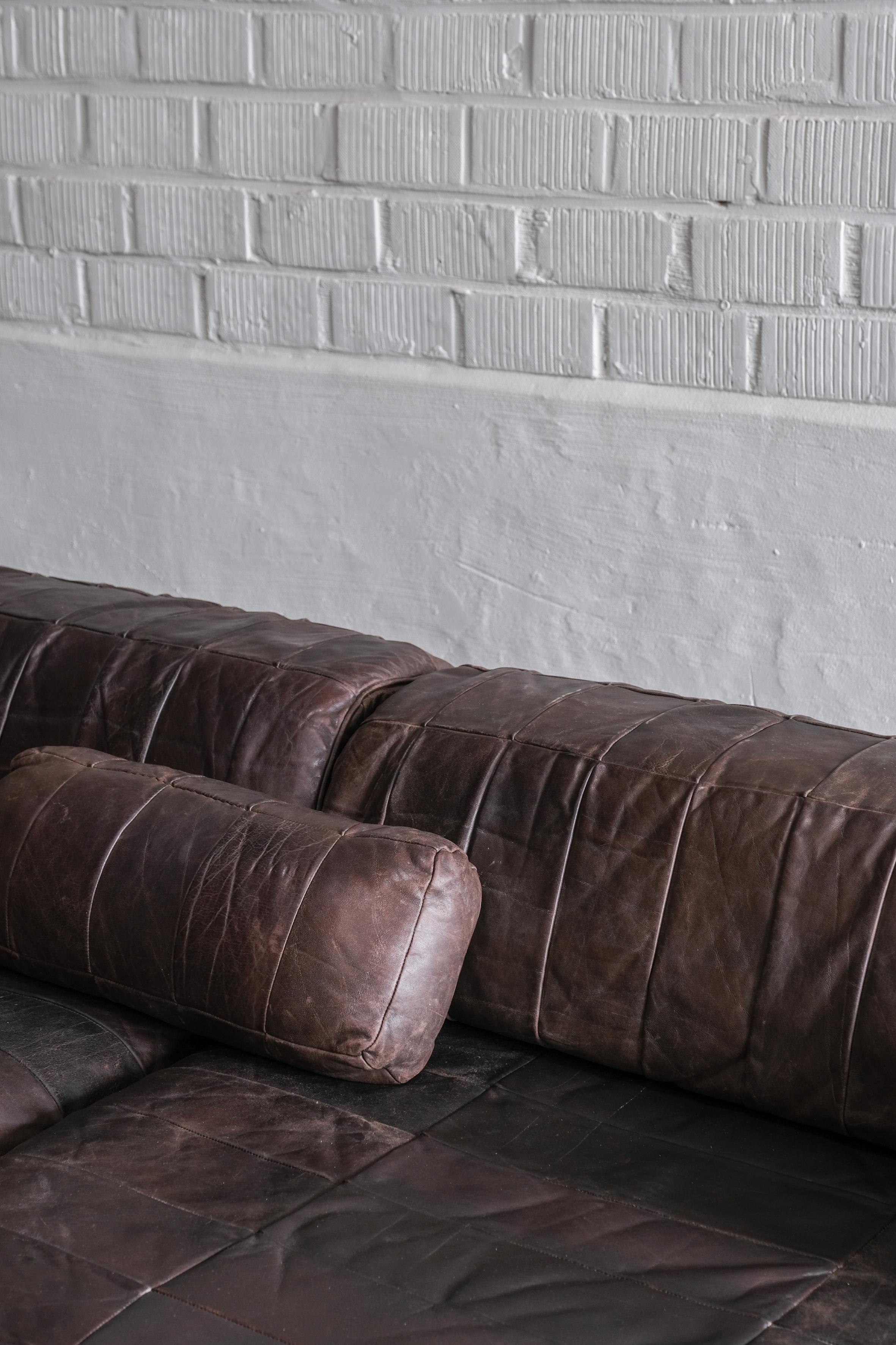 DS 88 brown leather patch work sofa for Desede Switzerland 1970 In Good Condition In Boom, Vlaams Gewest