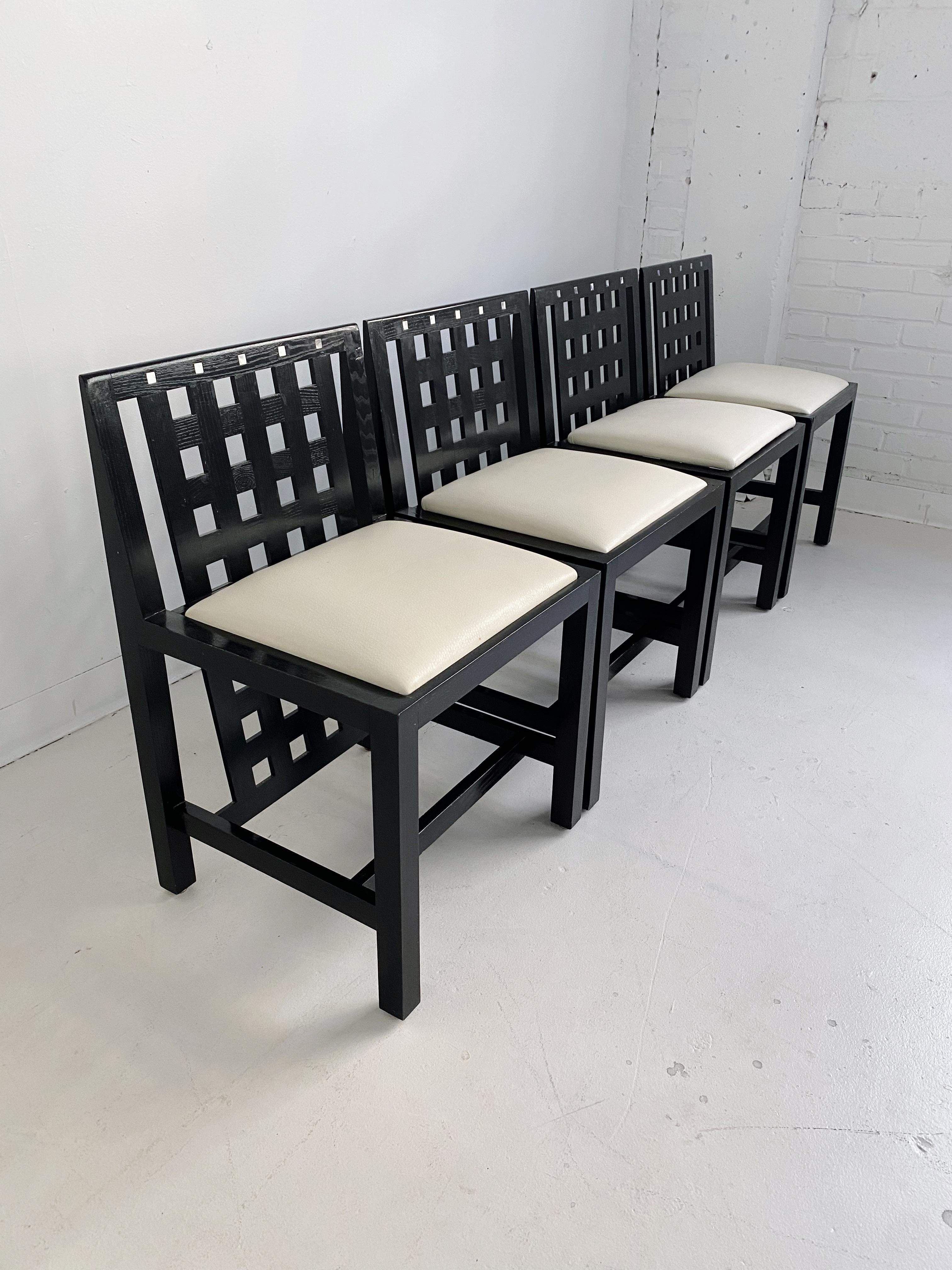DS1 Table & 4 DS3 Chairs Dining Set by Charles Rennie Mackintosh for Cassina 3