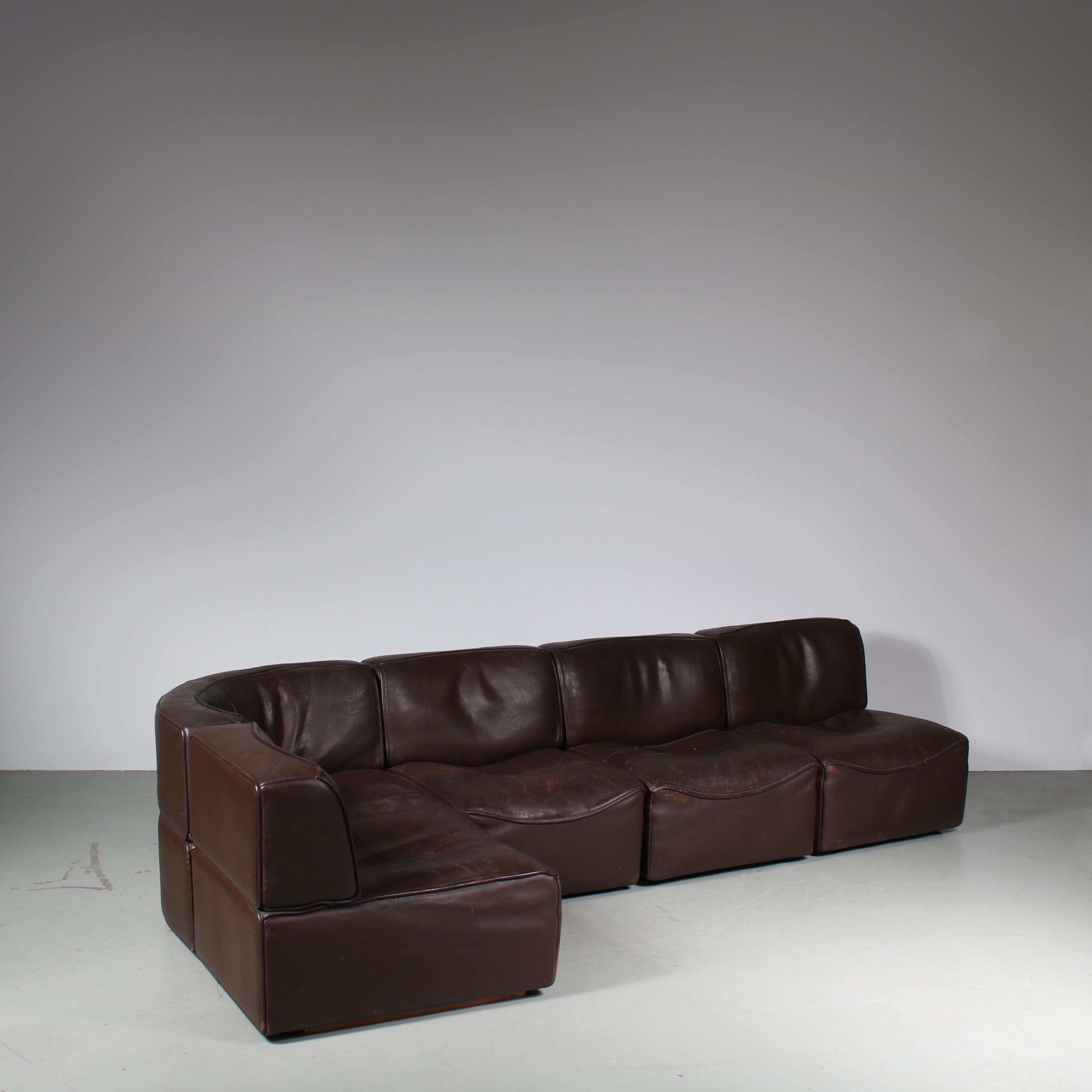 A fantastic sofa, model “DS15”, manufactured by De Sede in Switzerland around 1970.

This iconic Swiss sofa is made of the highest quality thick neck leather in a beautiful warm brown colour. Manufacturer De Sede is famous for their impressive