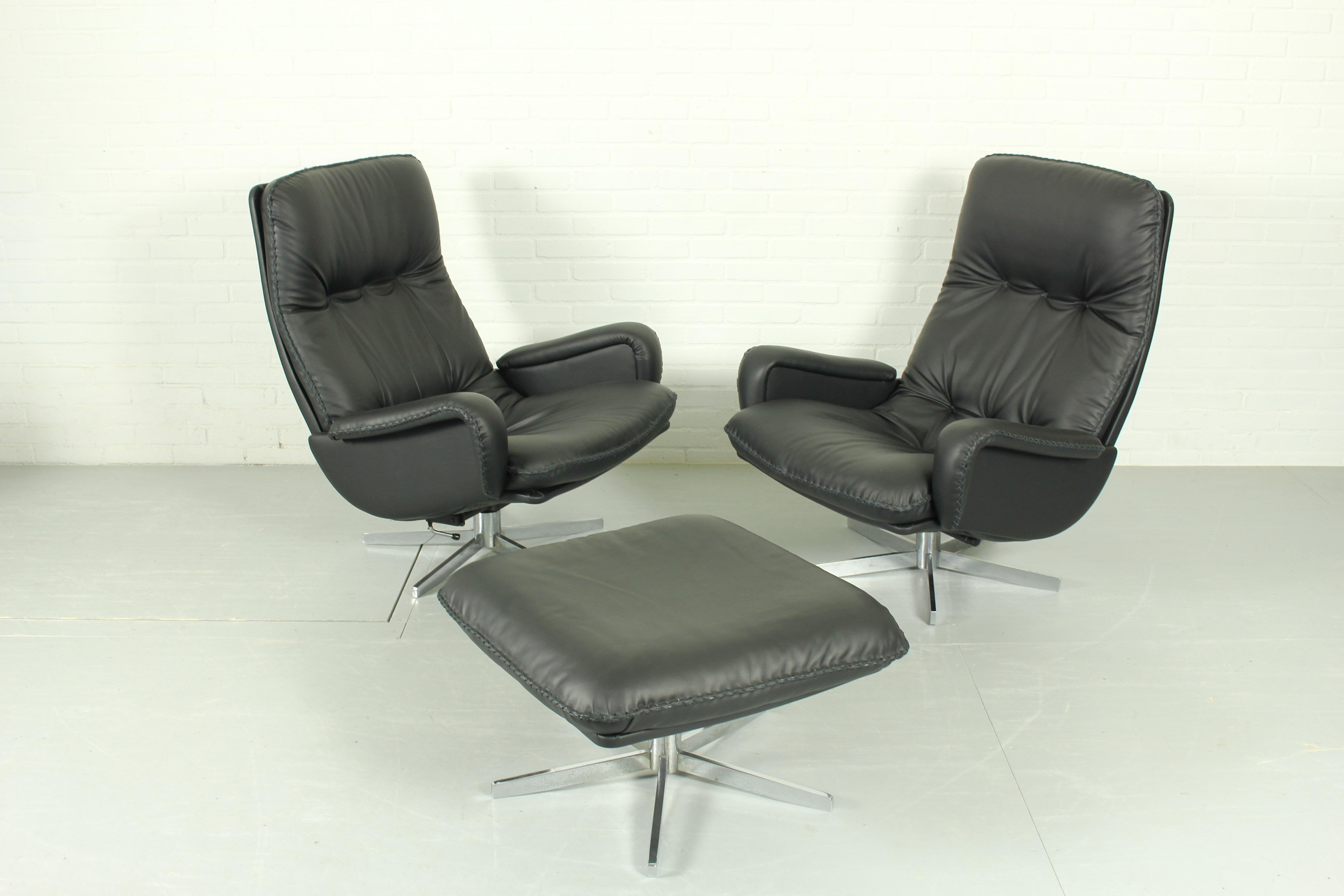 DS231 highback swivel chairs by de Sede Switzerland, 1970. These De Sede swivel lounge chairs are very comfortable and shows incredible craftmanship. In the James Bond film, On Her Majesty’s Secret Service, this chair was used. With new black