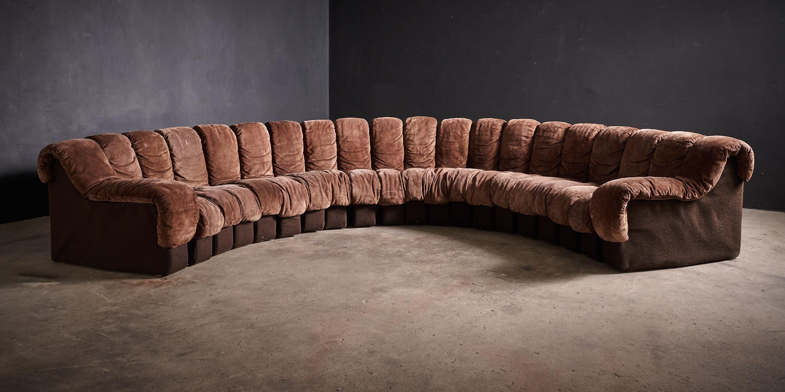 Suede DS600 Modular Non Stop Sofa by Ueli Berger for De Sede. Set of 20 Pieces For Sale