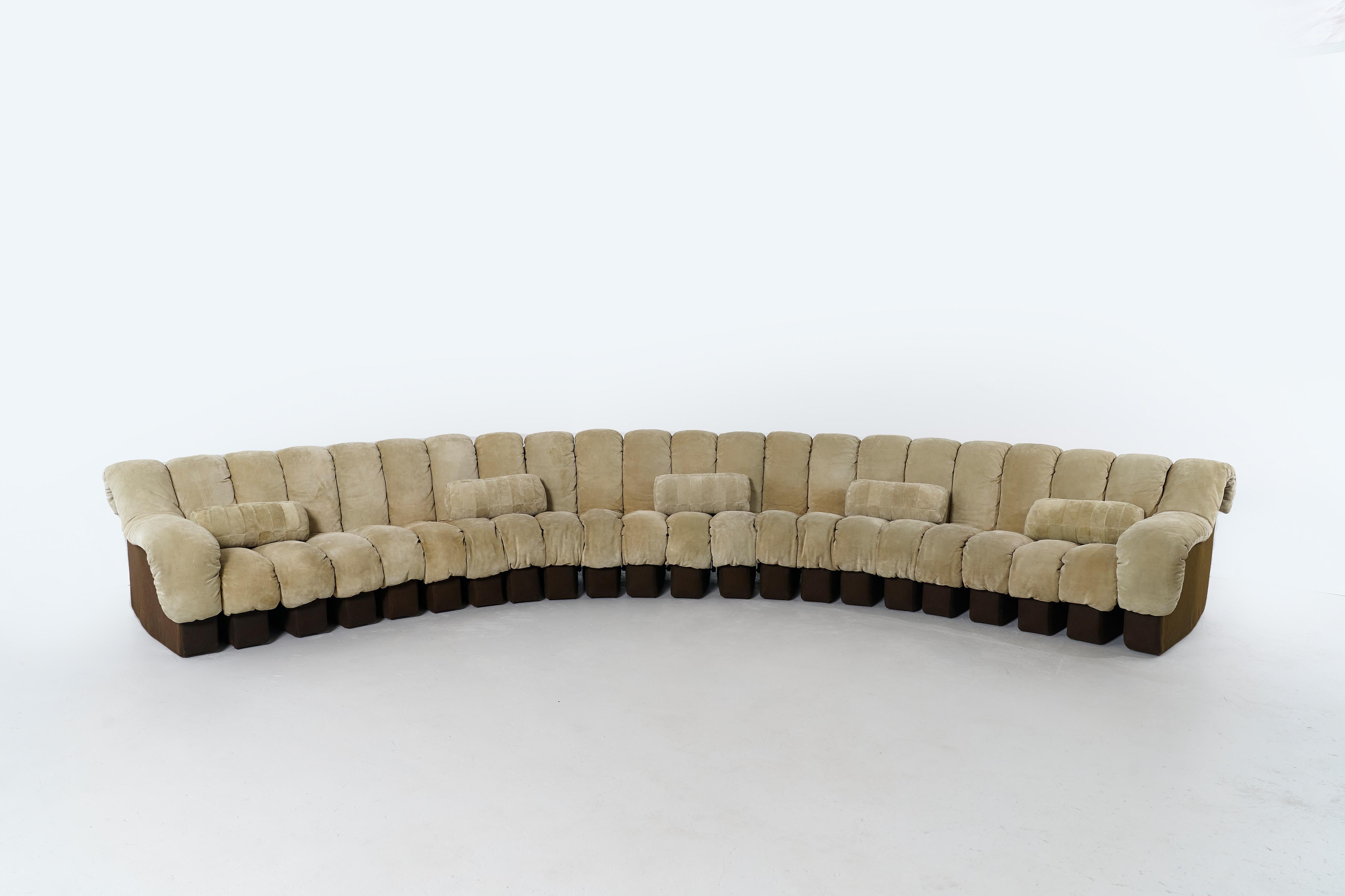 Swiss DS600 Modular Non Stop Sofa by Ueli Berger for De Sede. Set of 22 Pieces For Sale
