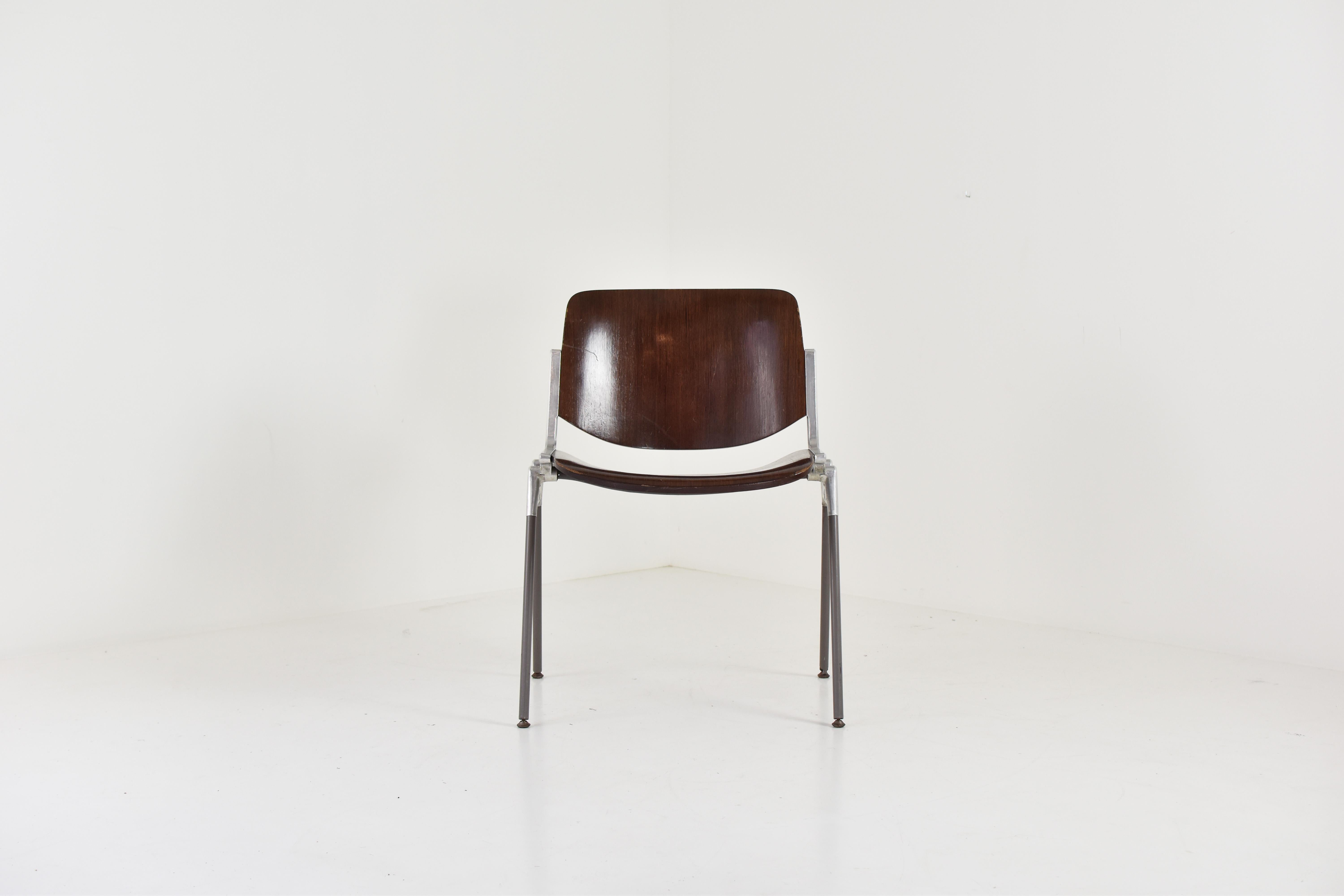 DSC 106 Dining Chairs by Giancarlo Piretti for Castelli, Italy 1960’s In Good Condition In Antwerp, BE