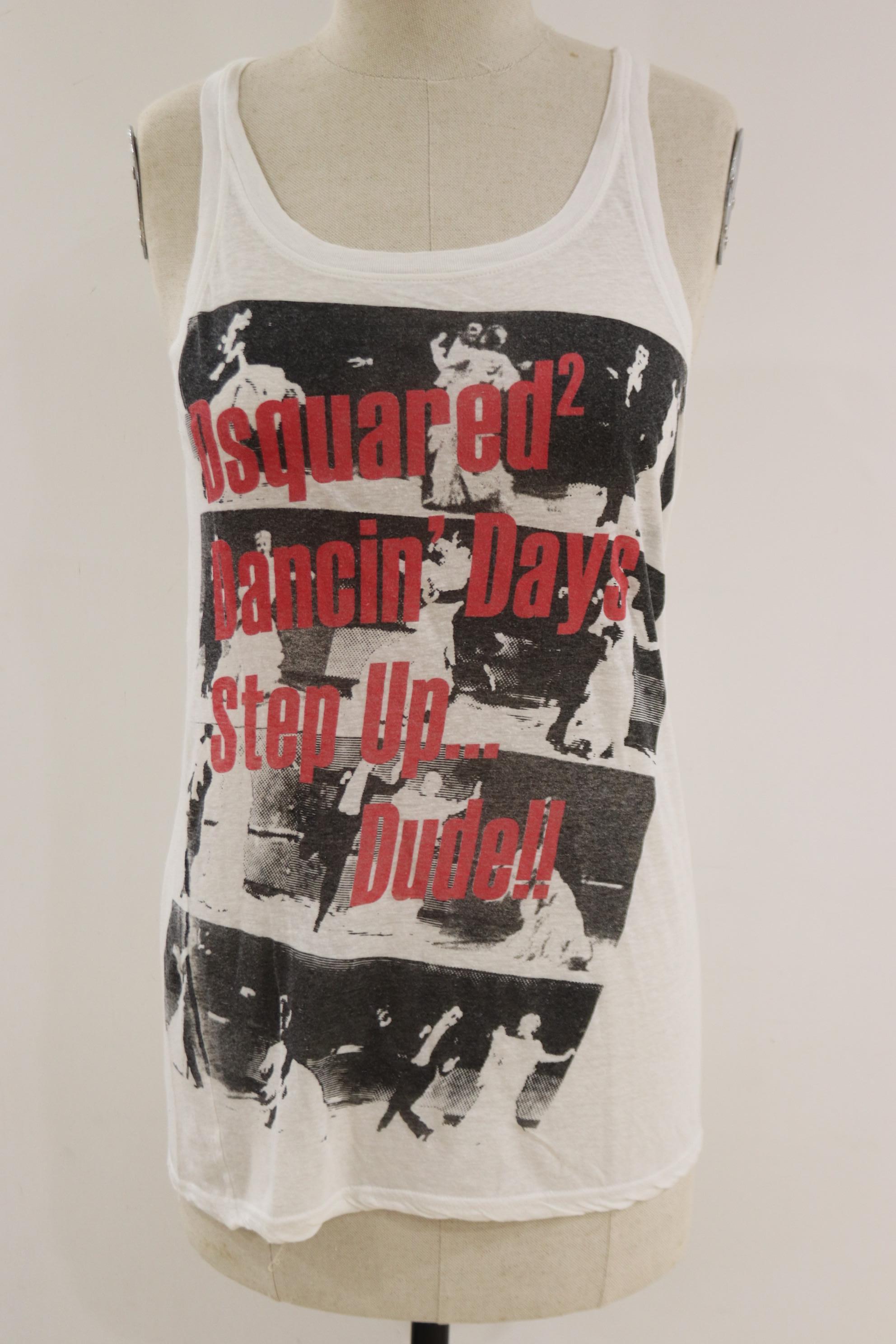 Dsquared dancing days t-shirt
totally made in italy in size S