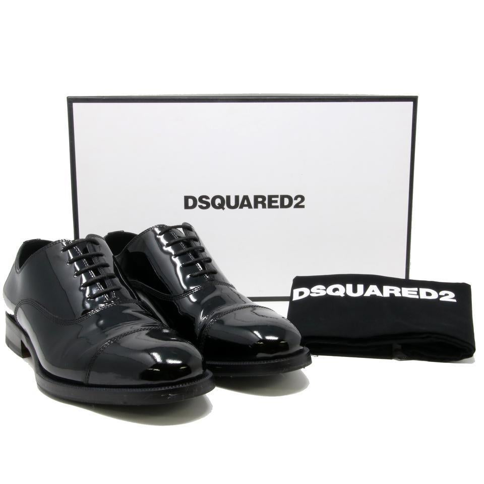 Dsquared Men's Vernice Patent Leather Oxford Shoes

This men's SS2015 Collection shoe features patent leather, detailed stitching, the upper overlaps and is stitched onto the outsole, and the insole consists of two layers: a leather intermediate