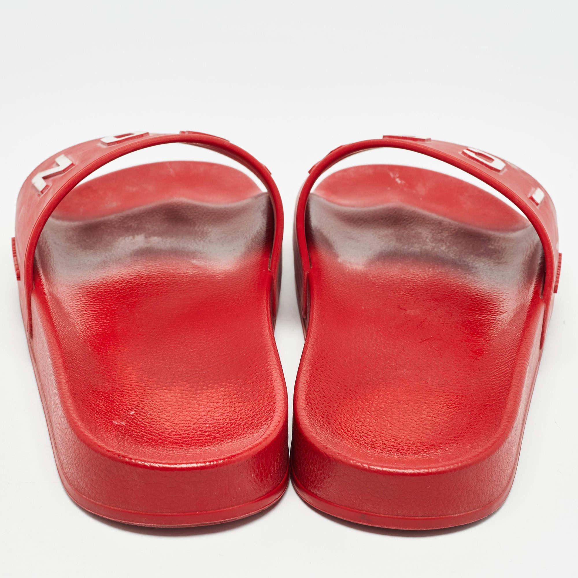 Men's Dsquared Red Rubber Icon Embossed Beach Slides Size 41 For Sale