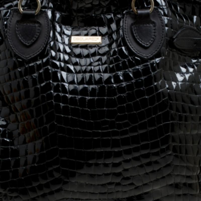 Dsquared2 - Tote in pelle verniciata nera goffrata a coccodrillo In condizioni buone in vendita a Dubai, Al Qouz 2