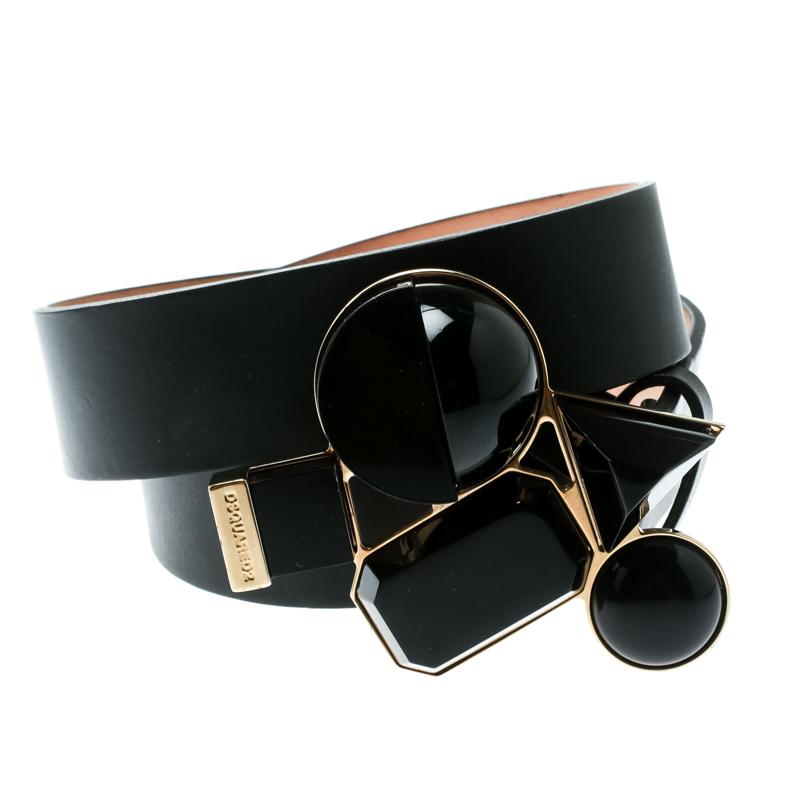 From Dsquared2's range of accessories comes this black belt made from leather. It is handy and minimal in design. The belt has a buckle with embellishments, a single loop and overall, it gives off a truly stylish feel.

Includes: Price Tag, Original
