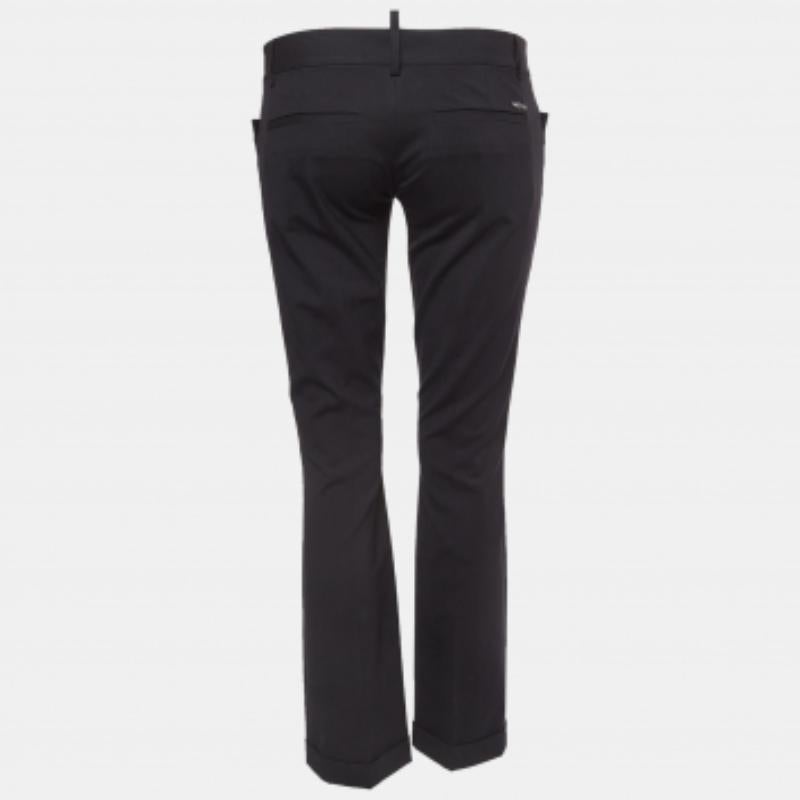 Ce pantalon rehausse votre tenue de soirée. Conçu dans une silhouette et une coupe superbes, ce pantalon vous donnera à coup sûr une allure élégante.