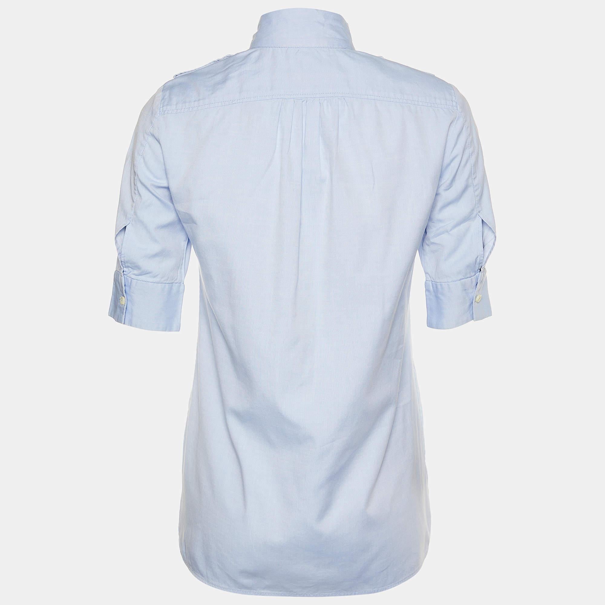 As shirts are an indispensable part of a wardrobe  Dsquared2 brings you a creation that is both versatile and stylish. It has been tailored from high quality fabric for a classy look and fit.