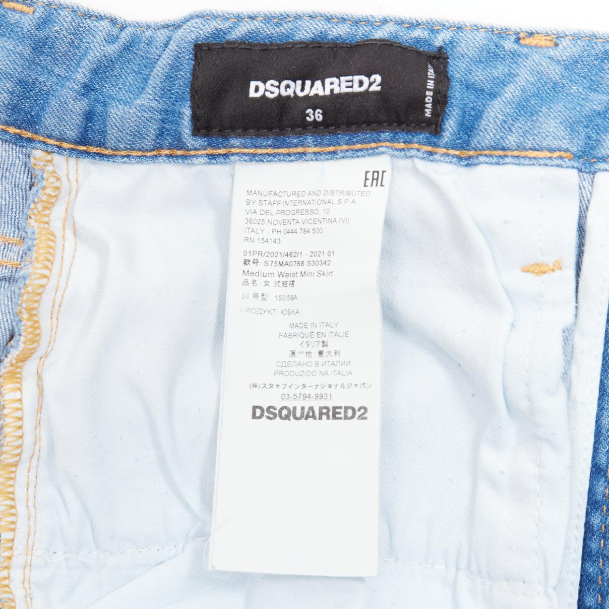 DSQUARED2 mini-jupe bleue en jean vieilli ornée d'une chaîne en cristal IT36 S en vente 4