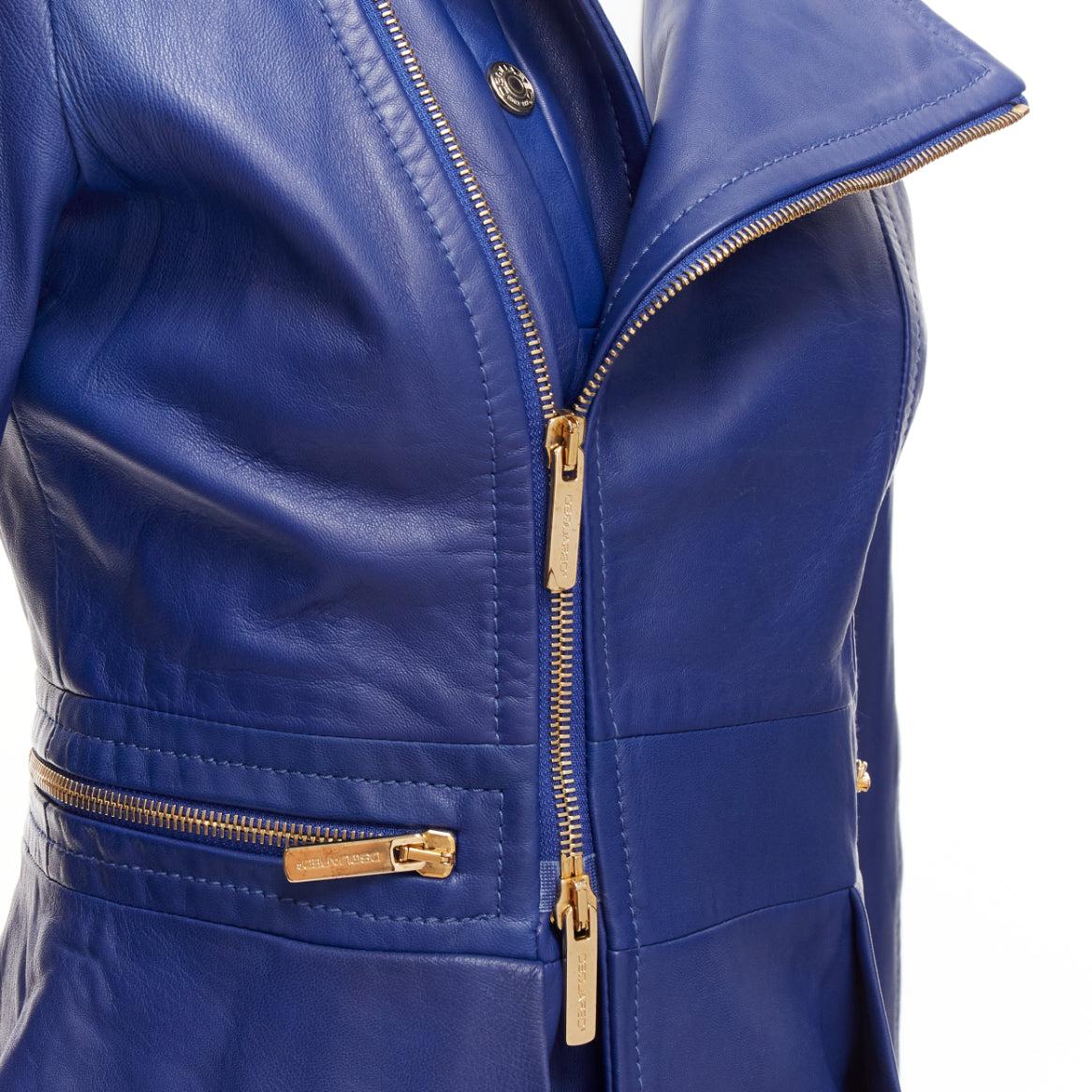 DSQUARED2 blue lambskin leather gold logo zip moto biker jacket IT40 S
Reference: CNPG/A00072
Brand: Dsquared2
Material: Leather
Color: Blue, Gold
Pattern: Solid
Closure: Zip
Lining: Multicolour Fabric
Extra Details: Quilted yoke back. Anime dog