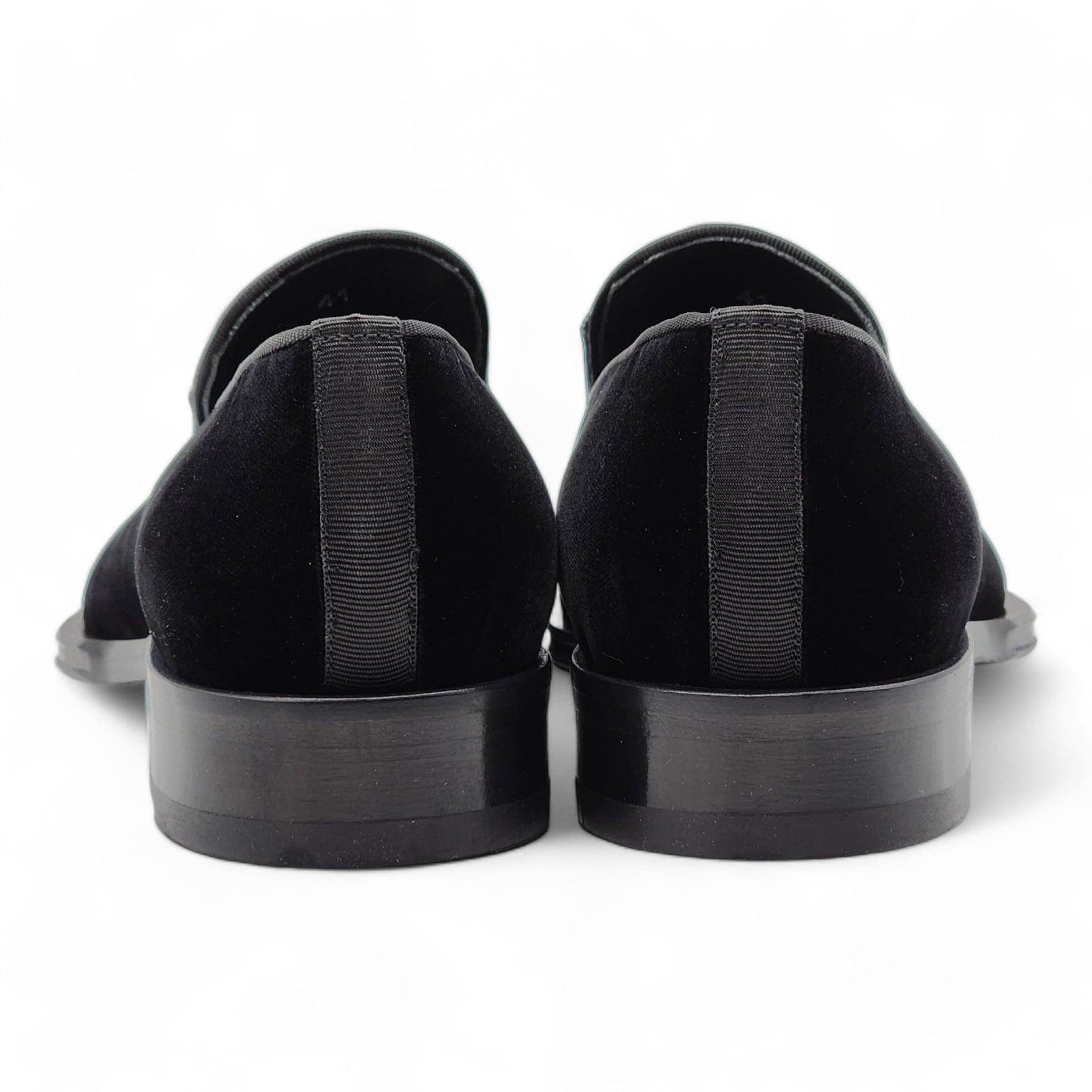 Dsquared2 Bow Detail Velvet Loafers in Black In Excellent Condition For Sale In Los Angeles, CA