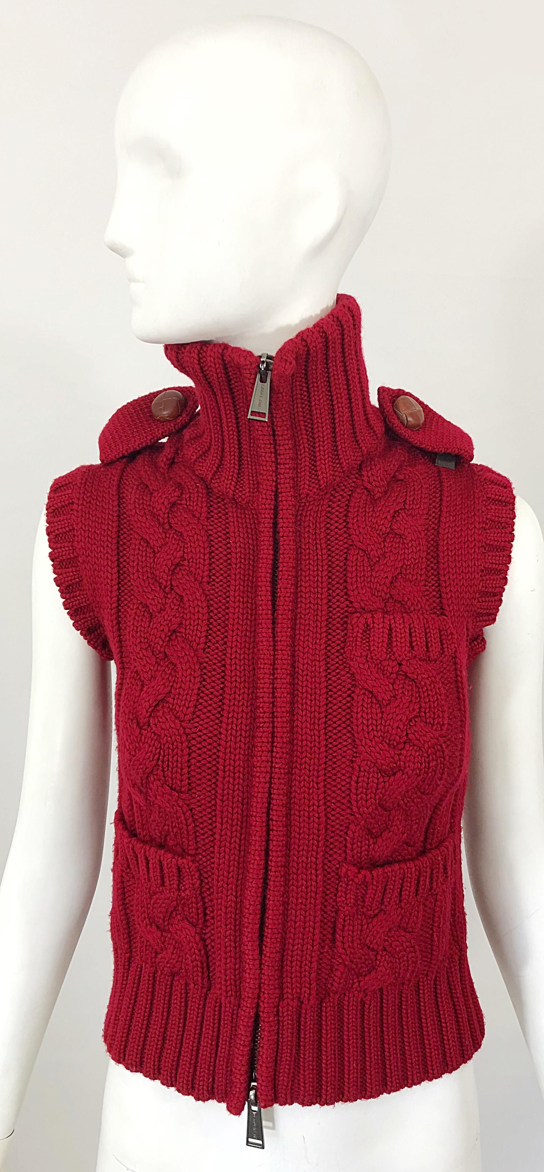 DSquared2 Early 2000s Lipstick Red Wool Sleeveless Cardigan Sweater Vest Top For Sale 3