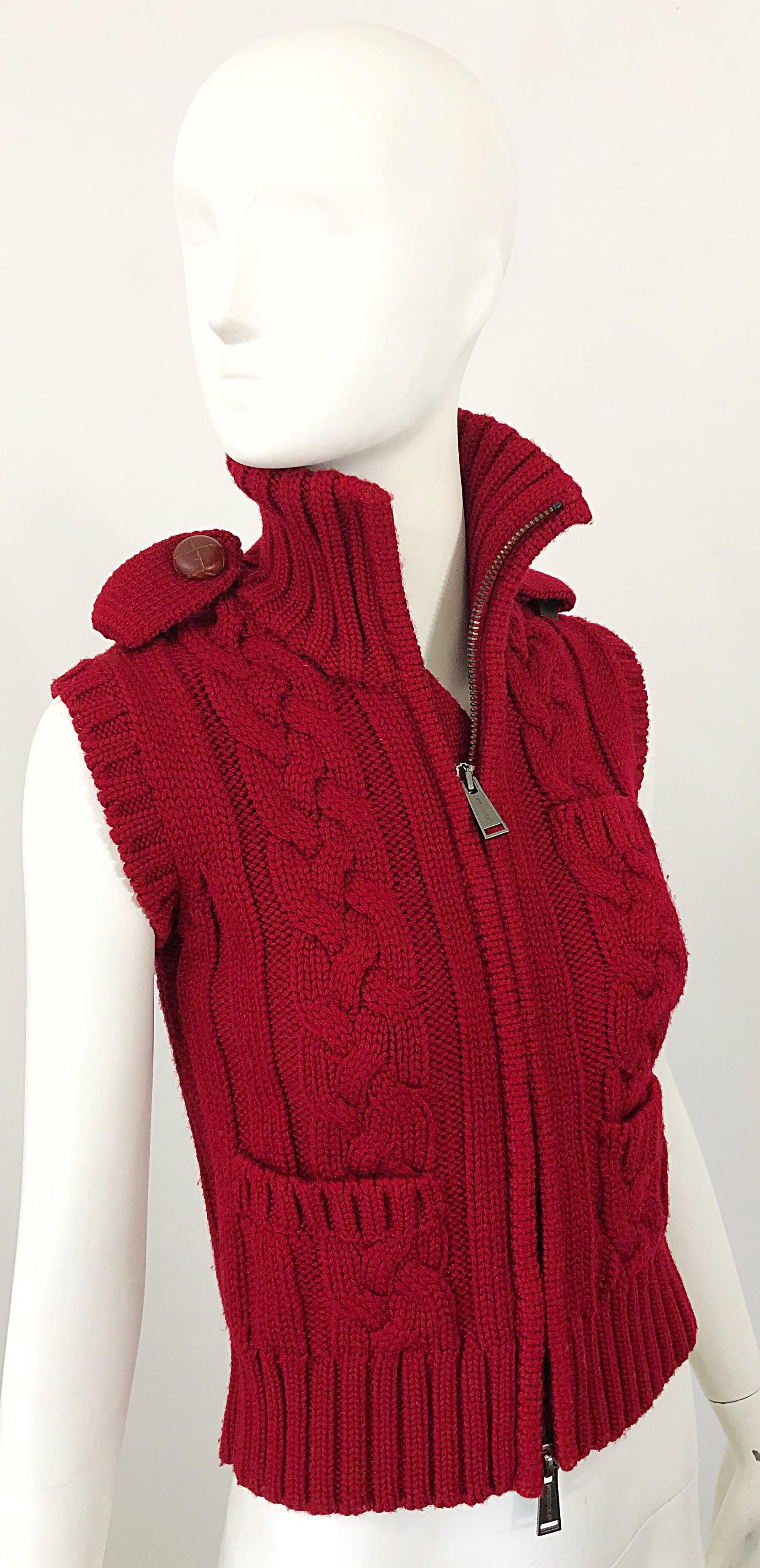 DSquared2 Early 2000s Lipstick Red Wool Sleeveless Cardigan Sweater Vest Top For Sale 4