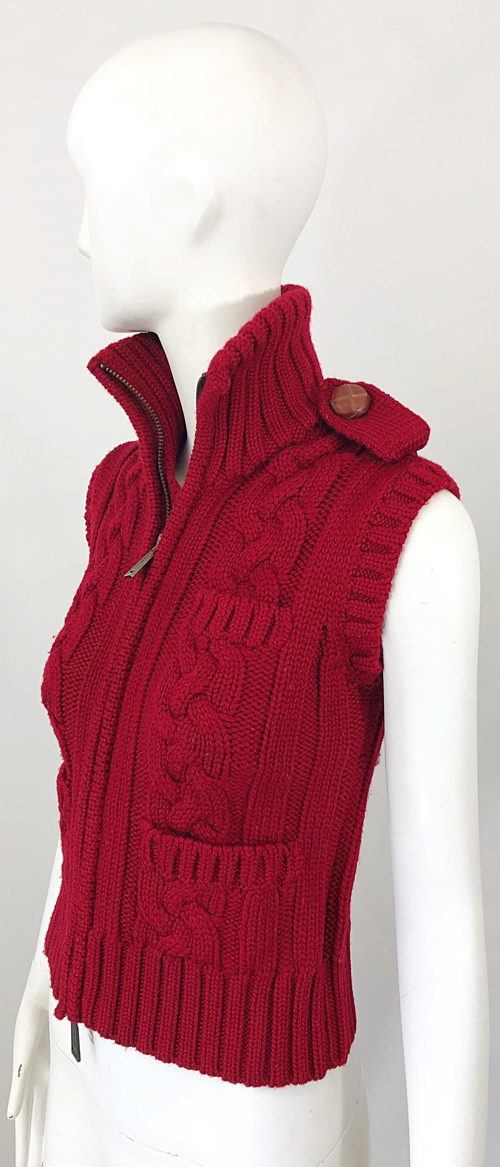 Women's DSquared2 Early 2000s Lipstick Red Wool Sleeveless Cardigan Sweater Vest Top For Sale