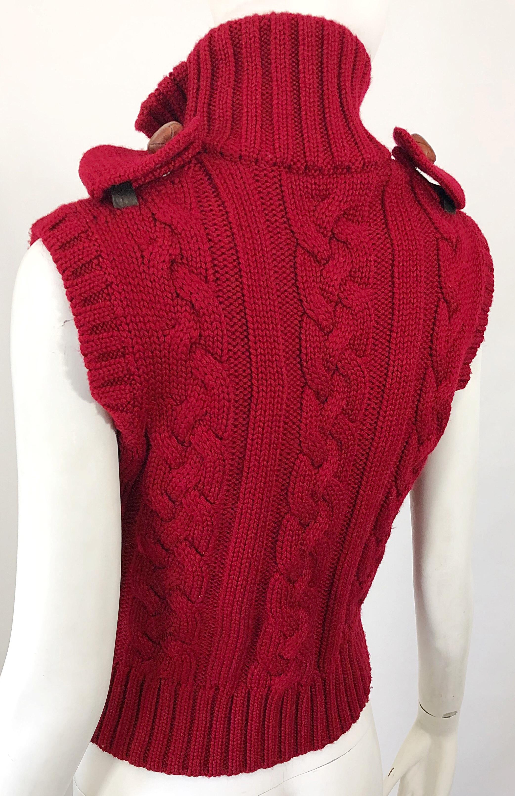 DSquared2 Early 2000s Lipstick Red Wool Sleeveless Cardigan Sweater Vest Top For Sale 2