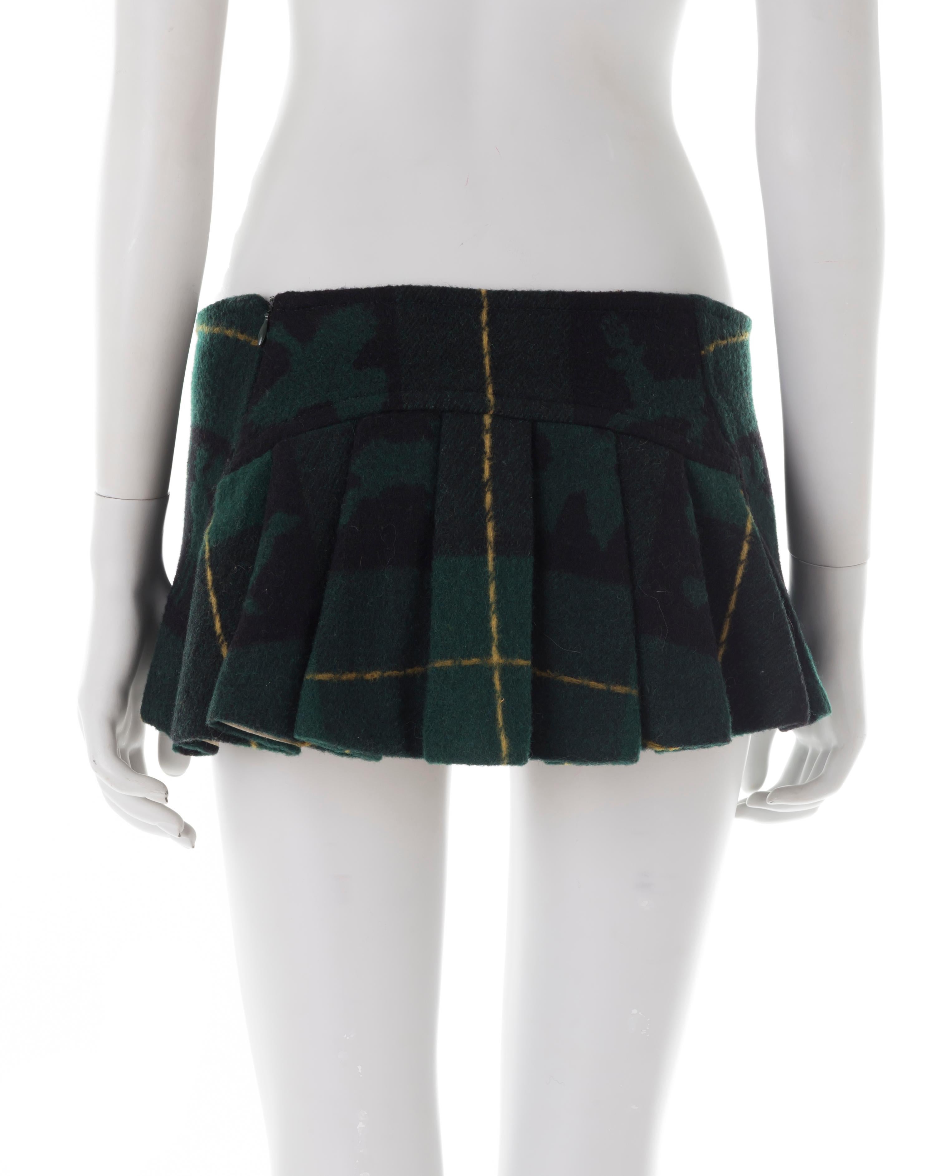 Dsquared2 F/W 2004 green wool flannel micro skirt In Excellent Condition In Rome, IT
