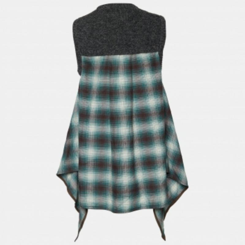 Une confection soignée, des matériaux de qualité et des coupes élégantes font de cette chemise de créateur une pièce à chérir ! Il est proposé dans un design classique pour être facile à styliser.