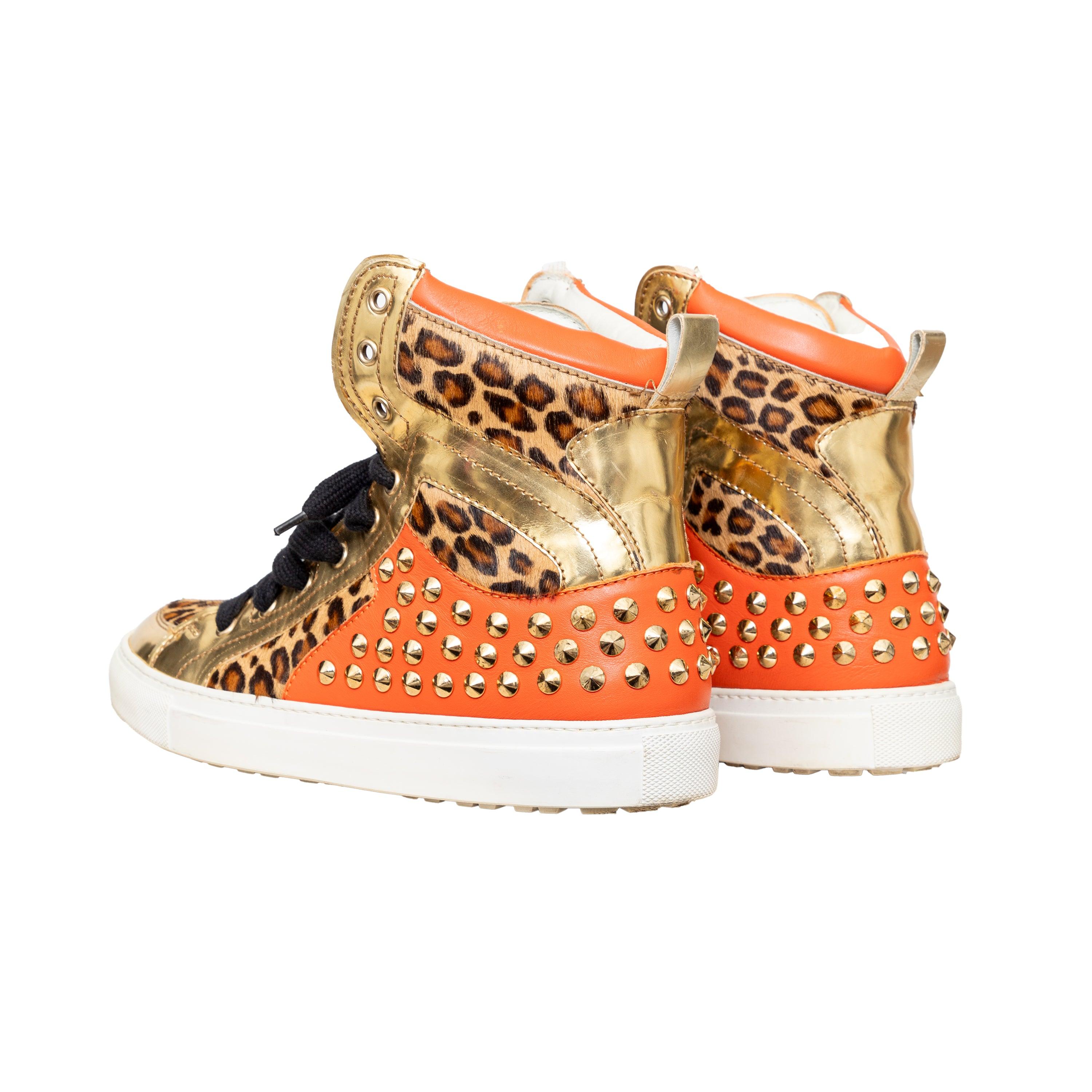 Dsquared2 High Top Sneakers in leopard printed calf hair and metallic leather, with golden studs for a bold look. 
 Measurement: Insole Length:28;Heel:3 
 Material: Calfhair  Leather
