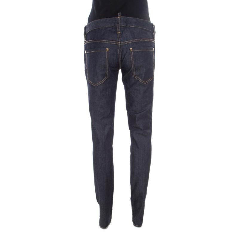 For days when you want to dress casually, this pair of Dsquared2 jeans will be just right. Made from cotton, the jeans are low waist and feature the usual details of belt loops, pockets, and front zipper. The pair will offer you a nice
