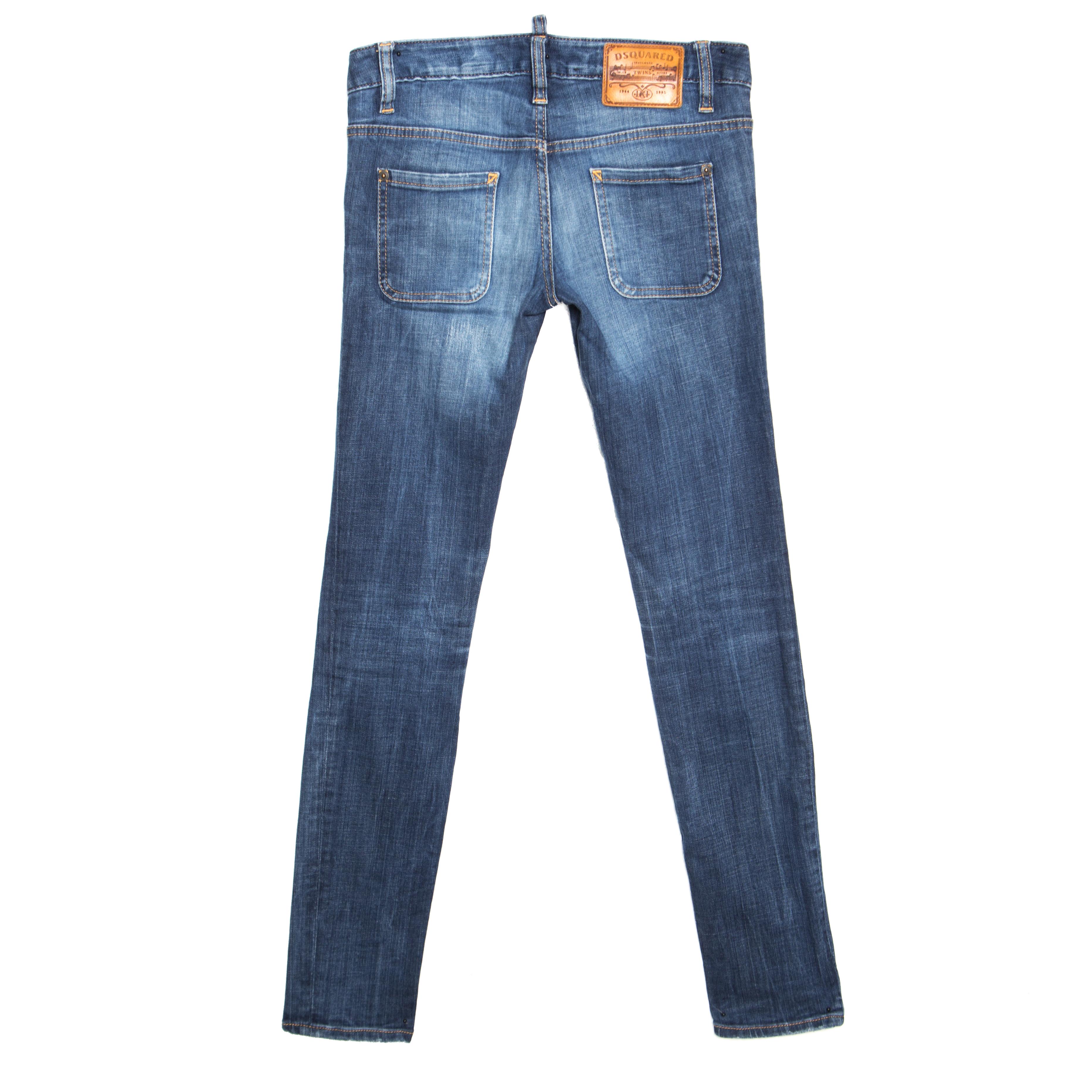 Made from cotton, these jeans from Dsquared2 will be a perfect addition to your jeans collection. They carry a slim-fit silhouette with button fastening on the front and distressed effects. This creation is a buy you won't regret.

