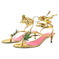 Sandales Dsquared2 Marija, en cuir verni doré miroir, à lanières en forme de feuille et bride en T, couleur sable, taille 40