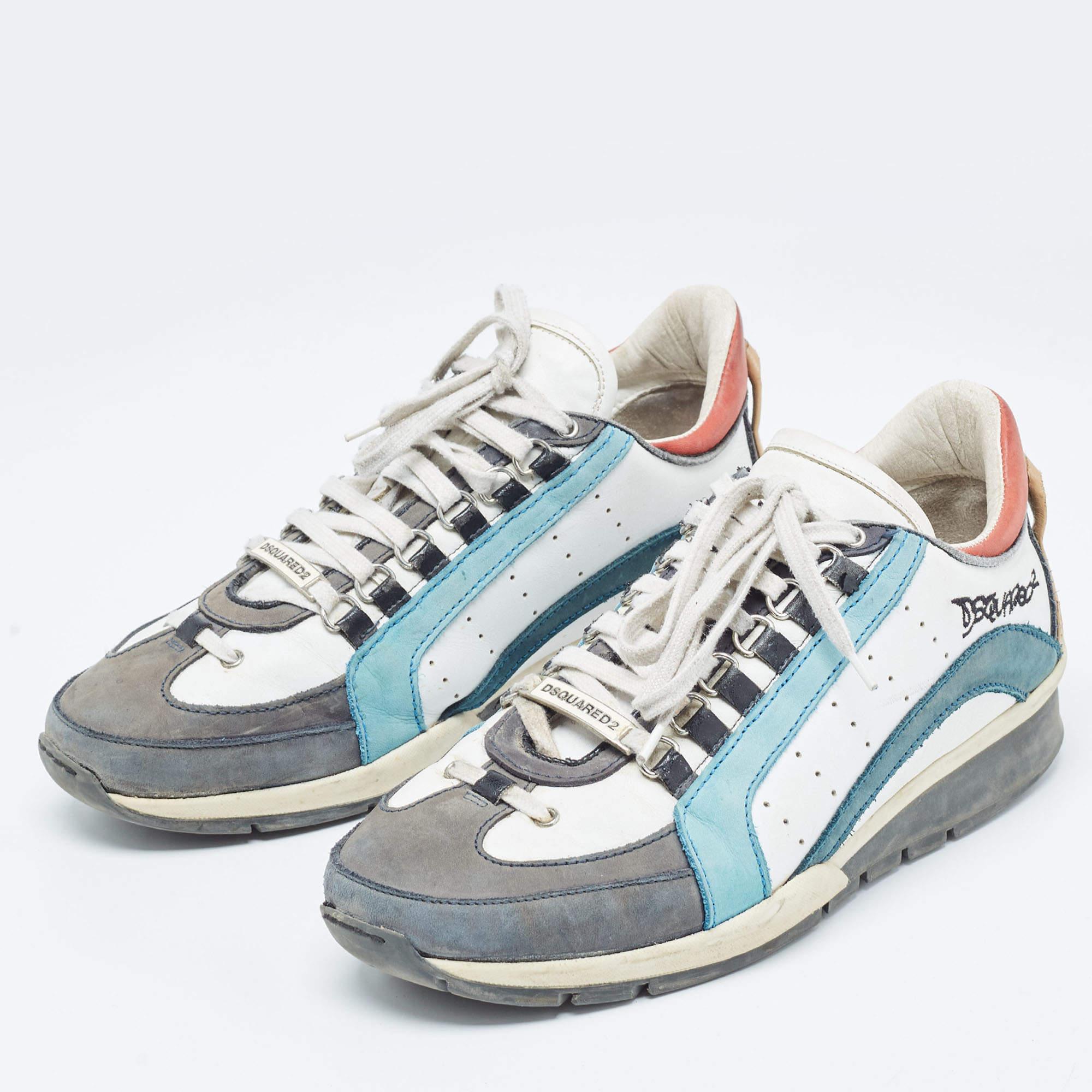 Ajoutez une touche d'originalité à votre tenue avec ces baskets Dsquared2. Fabriquées à partir de matériaux de qualité supérieure, elles présentent des empeignes à lacets et des semelles intérieures relaxantes. La semelle en caoutchouc de cette