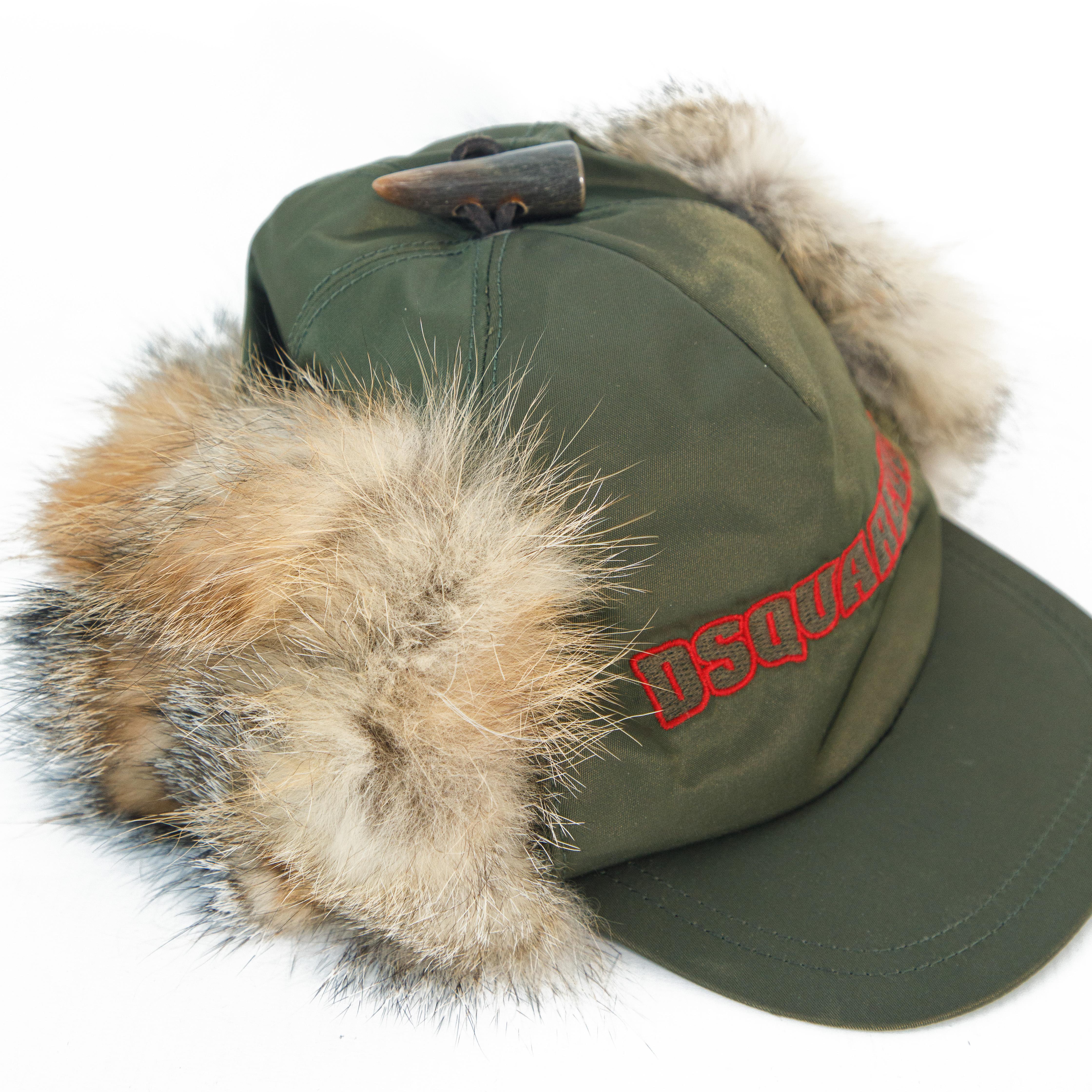 Grigio CAP in nylon e pelliccia di volpe Dsquared2