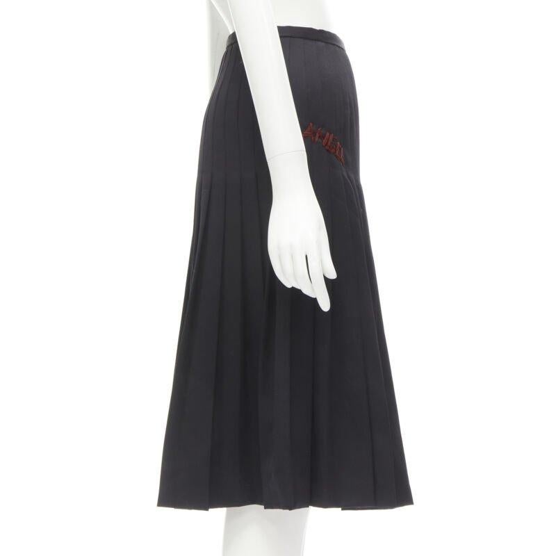 DSQUARED2 red ANGEL embroidery black pleated flared knee length skirt IT38 XS In Excellent Condition For Sale In Hong Kong, NT