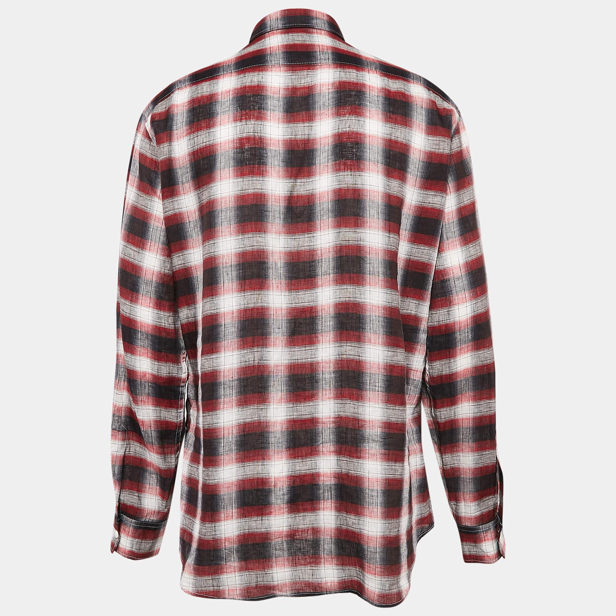Le camicie sono una parte indispensabile del guardaroba.  Per questo motivo, questo marchio ti offre una creazione versatile ed elegante. È stato realizzato con materiali di qualità in una tonalità versatile. La camicia è caratterizzata da elementi