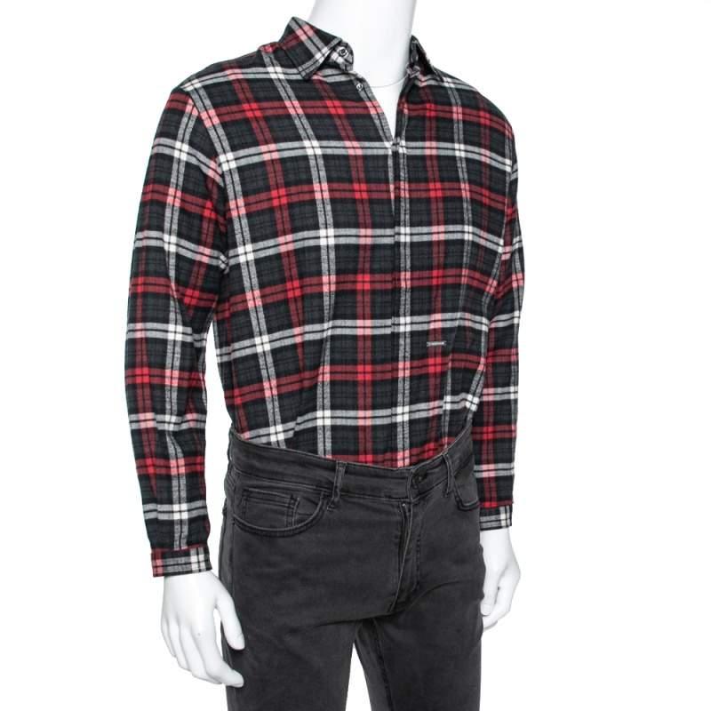 Tailored with precision using cotton, this flannel shirt from Dsquared2 will be a staple addition to your closet. It has long sleeves, a simple collar, full front buttons, and check patterns in red and grey. It will add to your casual style.