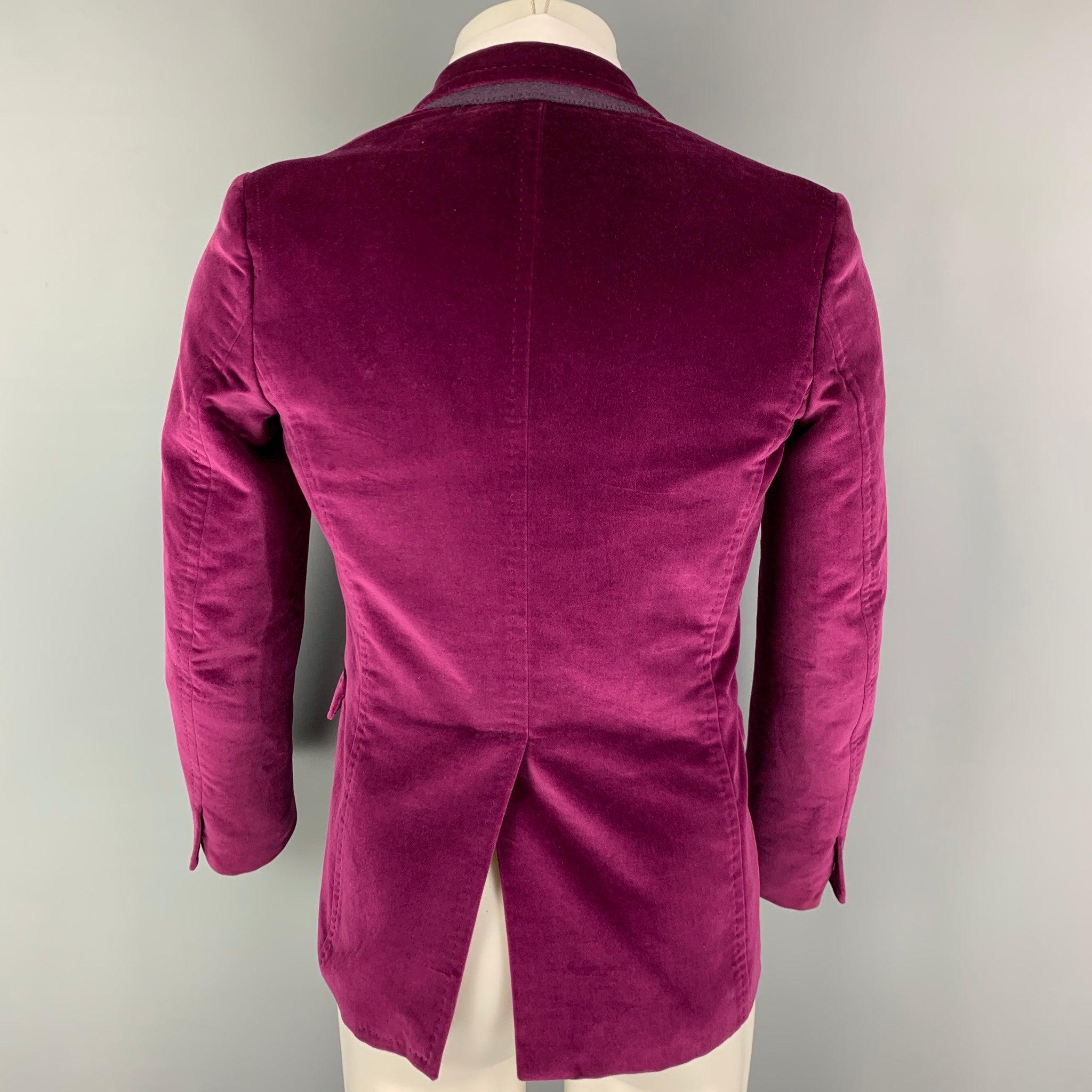 DSQUARED2 Size 36 Magenta Velvet Cotton Velvet Peak Lapel Sport Coat In Good Condition For Sale In San Francisco, CA