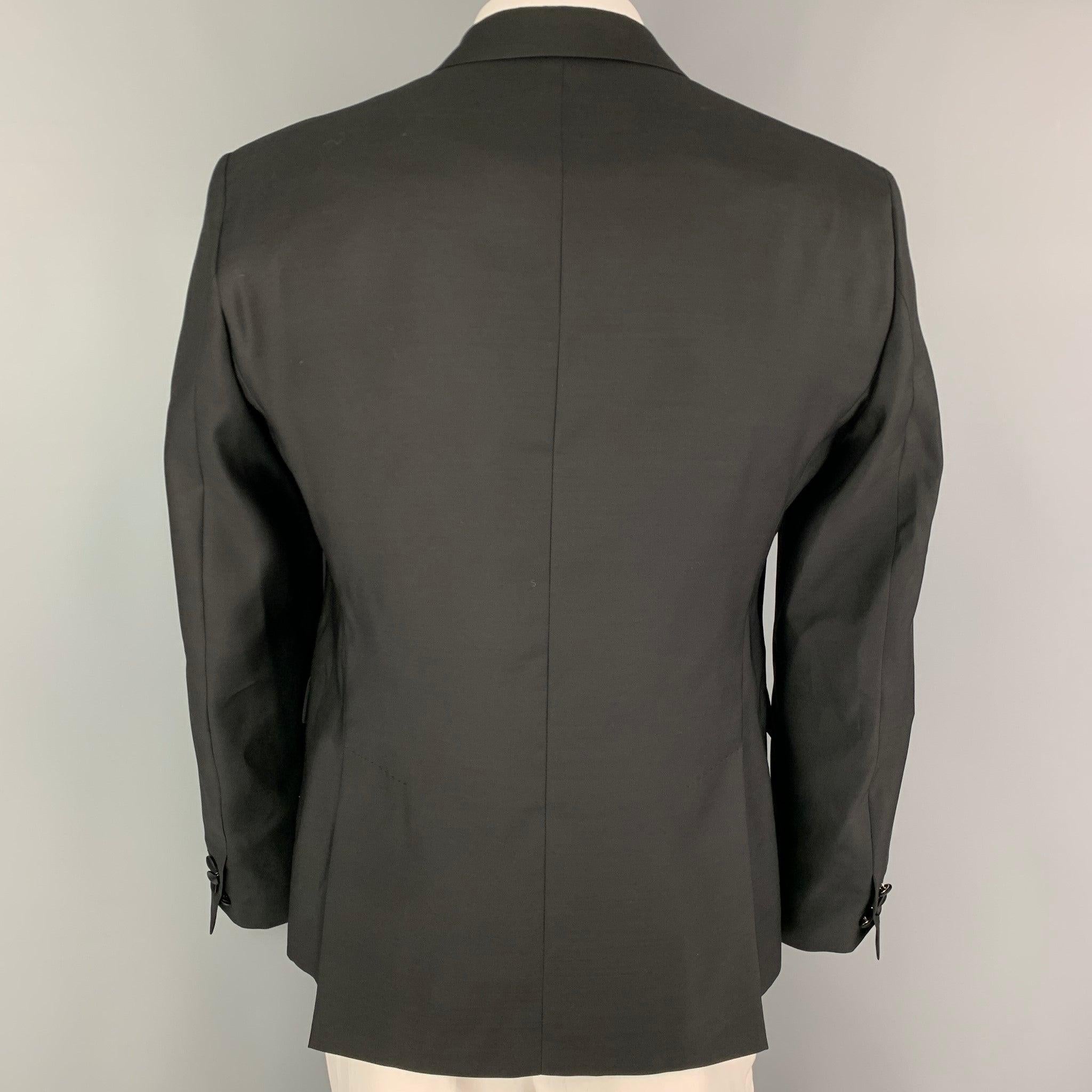 DSQUARED2 Size 42 Black Wool Silk Peak Lapel Sport Coat In Good Condition For Sale In San Francisco, CA