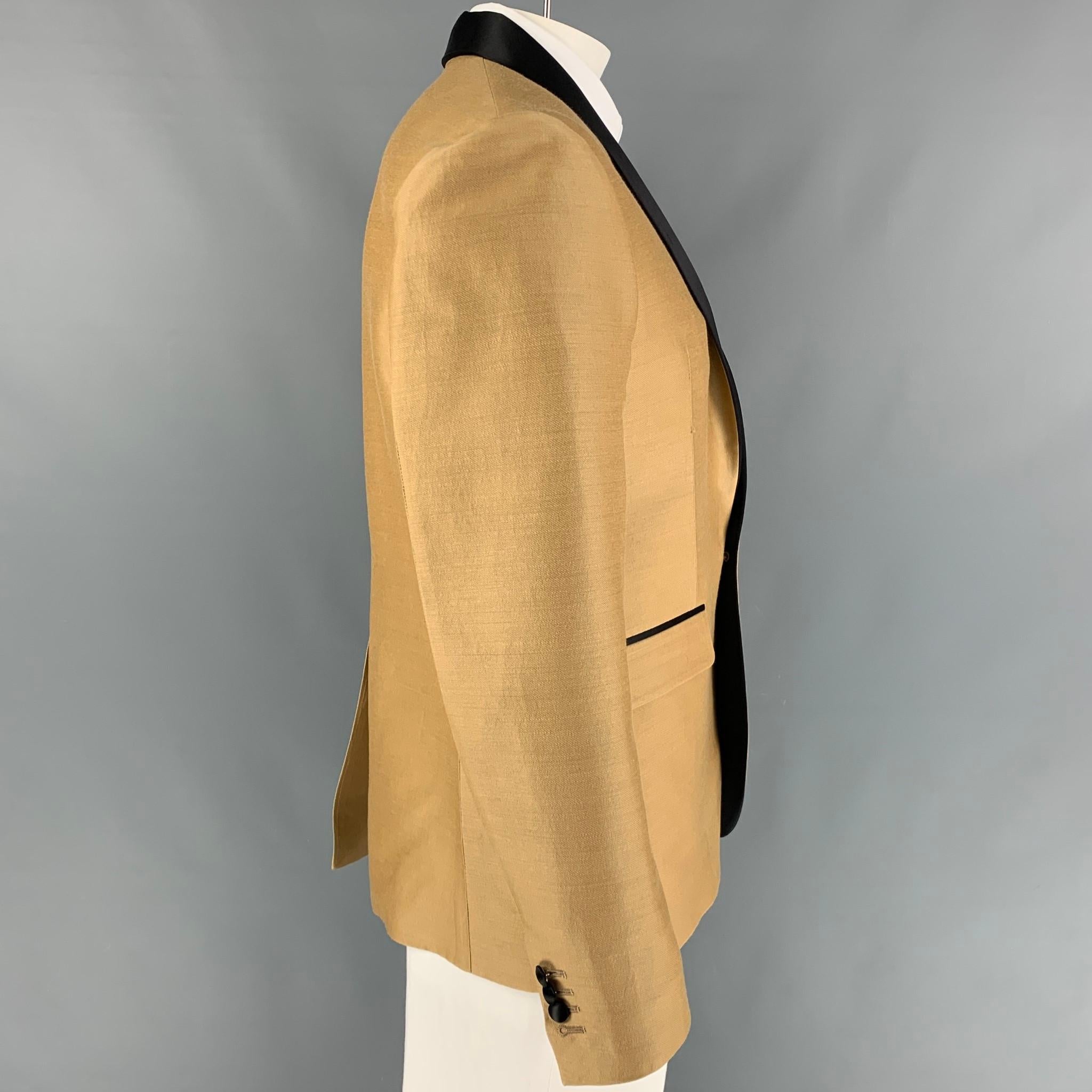 Beige DSQUARED2 Size 46 Tan Black Wool Silk Shawl Collar Sport Coat