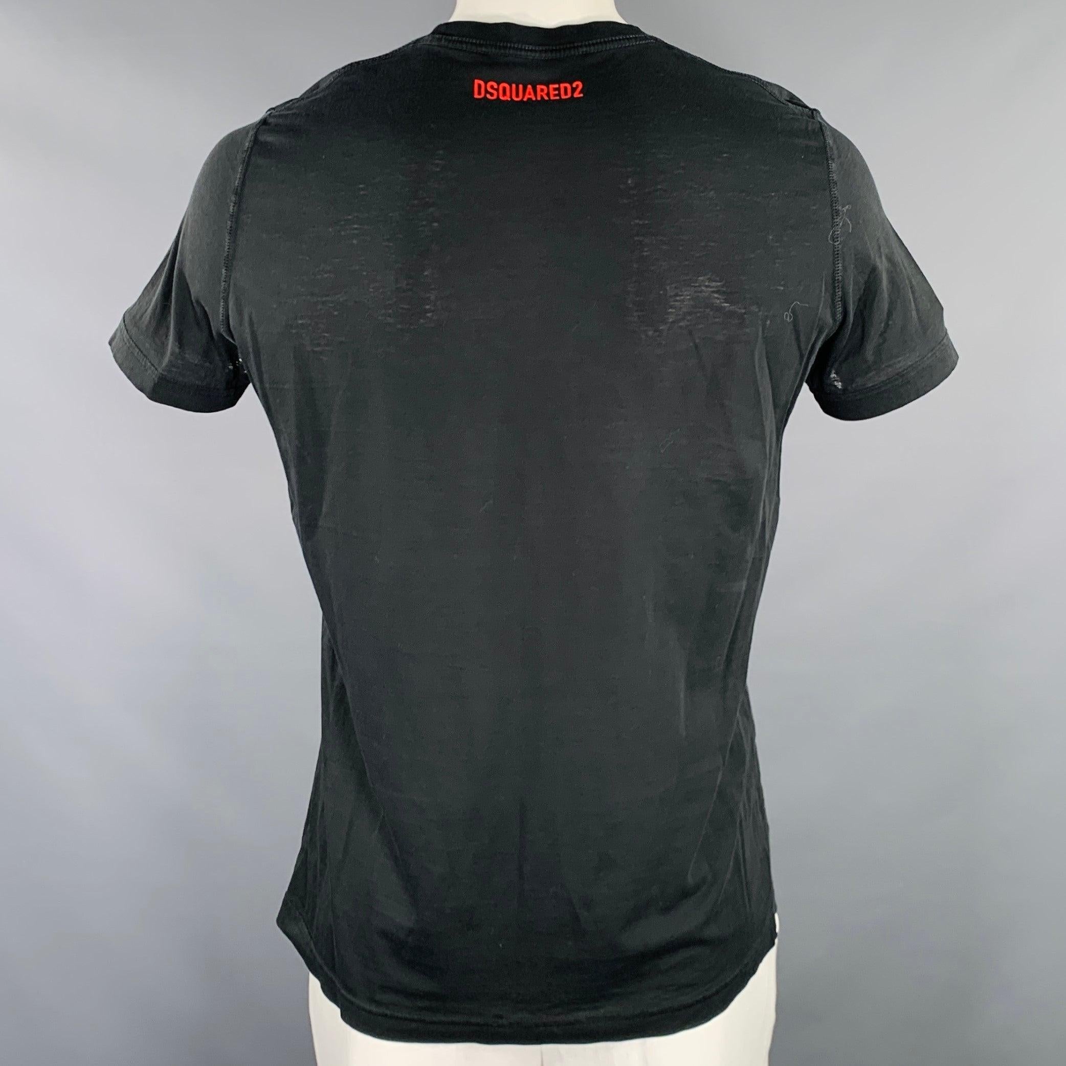 Camiseta manga corta DSQUARED2 Talla L Negra Roja Logo Hoja Arce en Excelente estado para la venta en San Francisco, CA