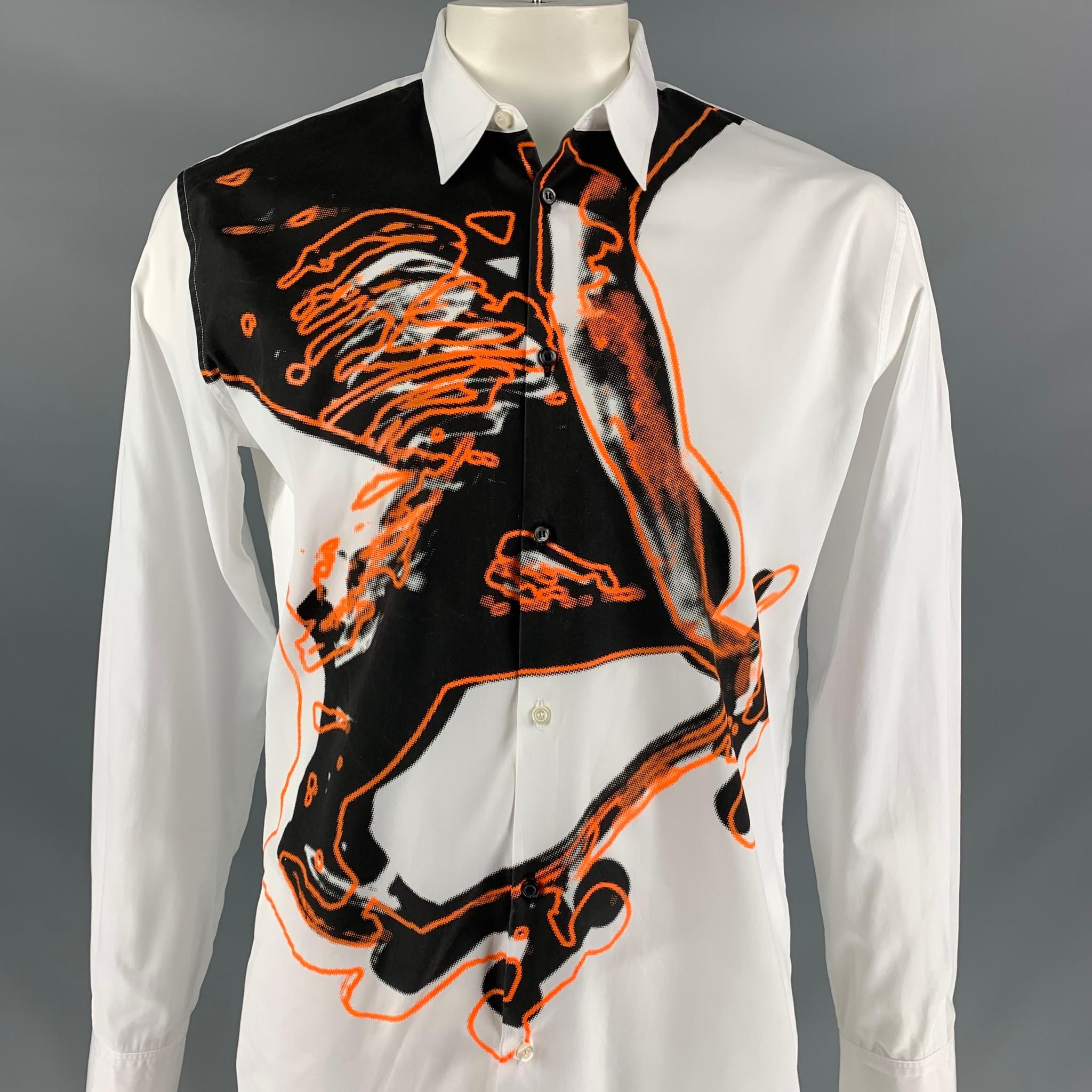 DSQUARED2 long sleeve shirt comes in a white & black abstract print cotton with a orange trim featuring a spread collar and a button up closure. Made in Italy. 

Very Good Pre-Owned Condition.
Marked: 52

Measurements:

Shoulder: 19 in.
Chest: 44