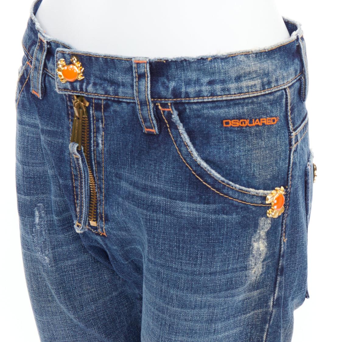 DSQUARED2 Jeans vintage con logo del granchio arancione in denim blu IT38 XS
Riferimento: ANWU/A01347
Marchio: Dsquared2
Materiale: Denim
Colore: blu, arancione
Modello: Tinta unita
Chiusura: Zip Fly
Dettagli extra: Dettagli di abbellimento a forma